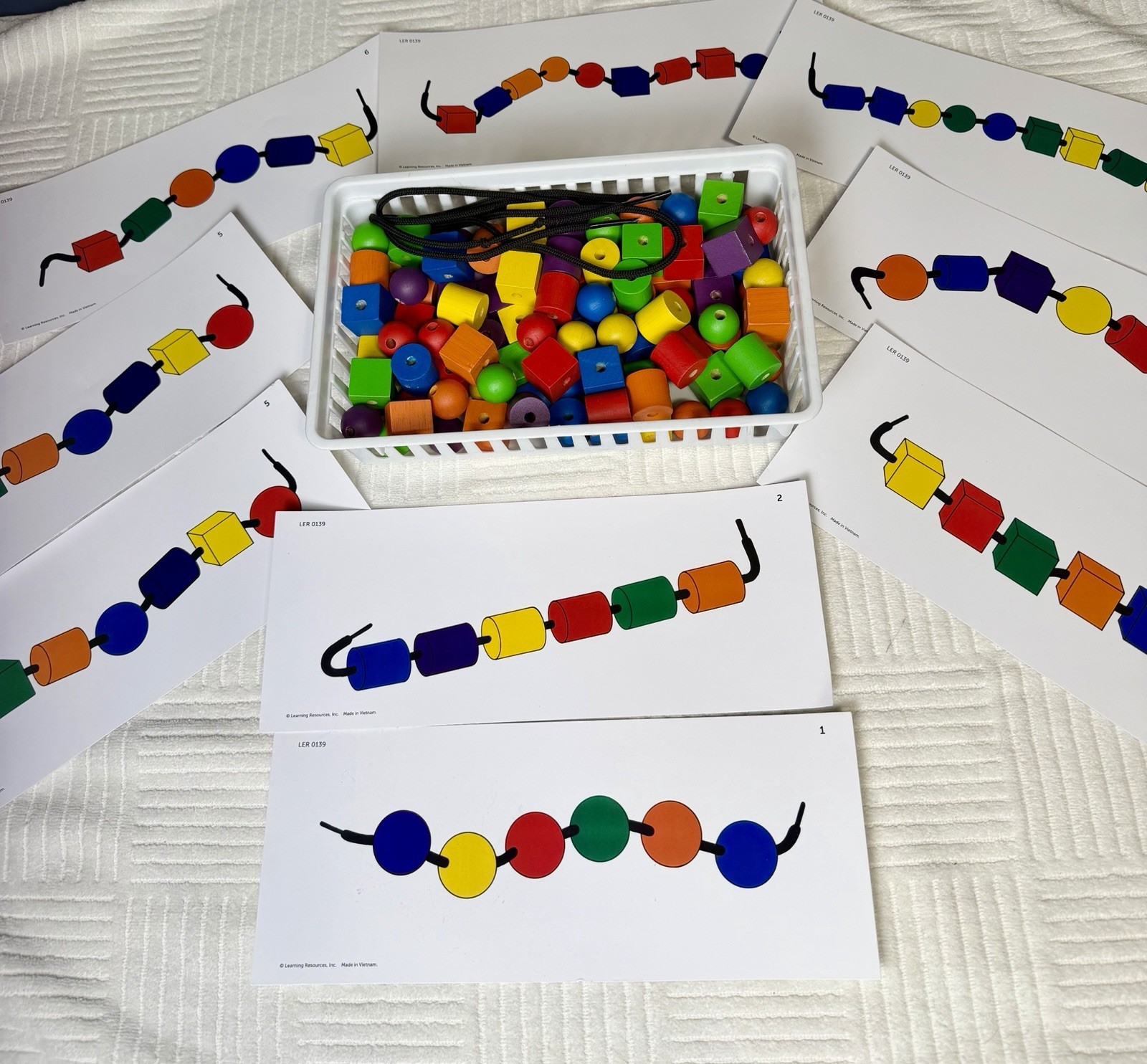 Learning Resources Multicolor Lacing Beads w/ Pattern Cards & Laces 117 pcs