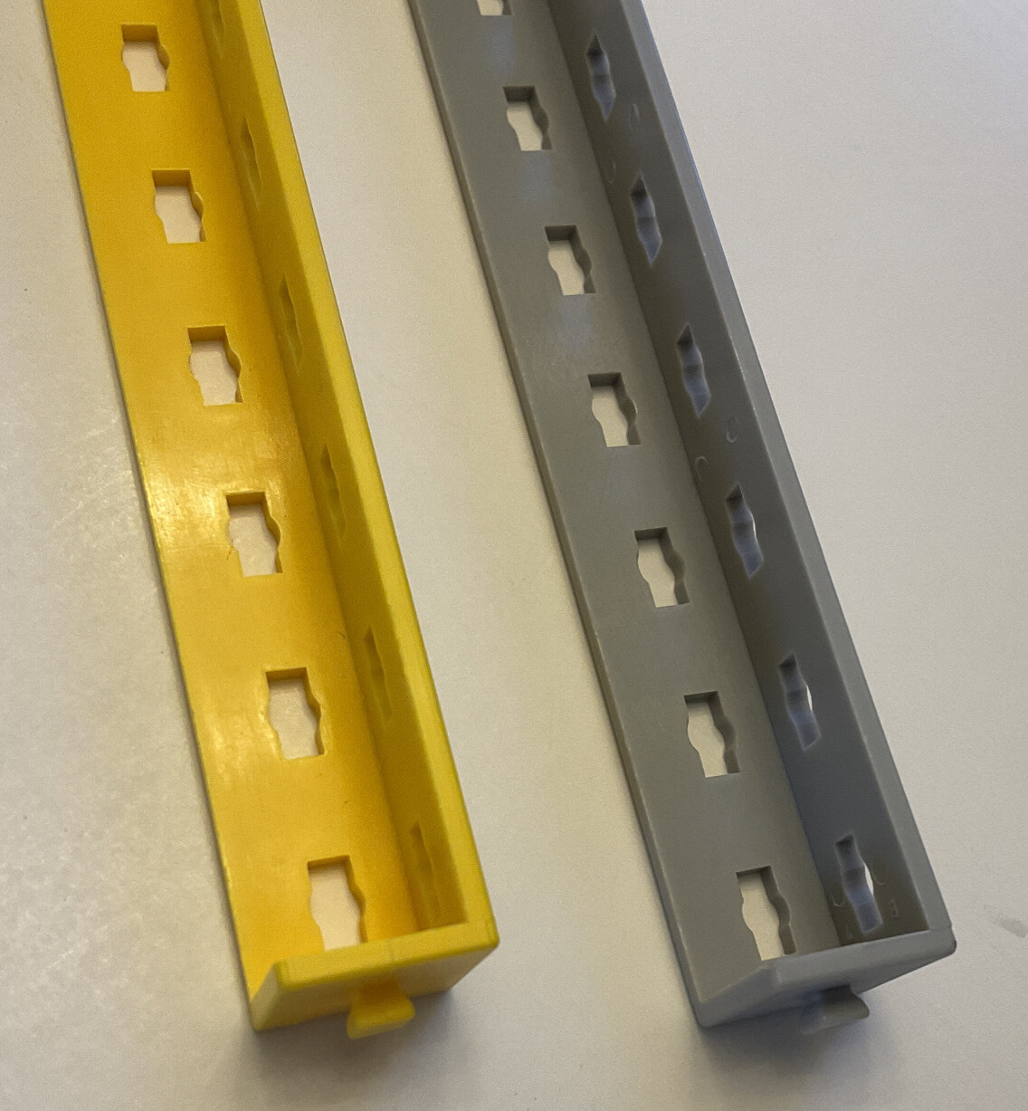 50 FISCHERTECHNIK ANGLE GIRDERS GERMAN CONSTRUCTION PARTS STEM 50 PIECES Y or G