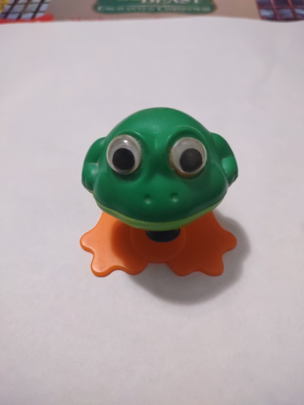 Very Nice Leaping Plastic Frog Hoppy