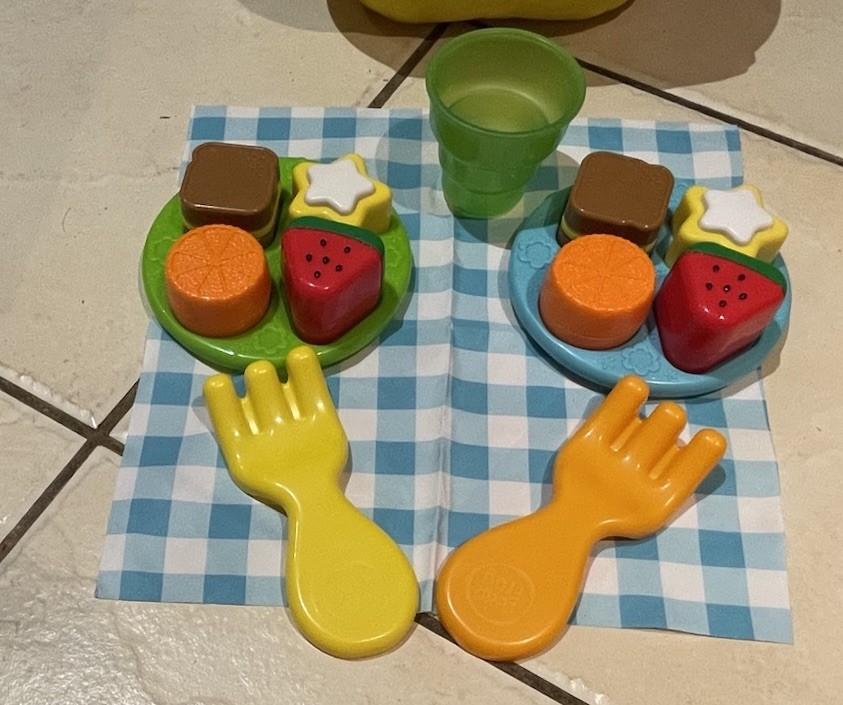 Leapfrog Shapes and Learning Picnic Basket Interactive Green Blue – Working