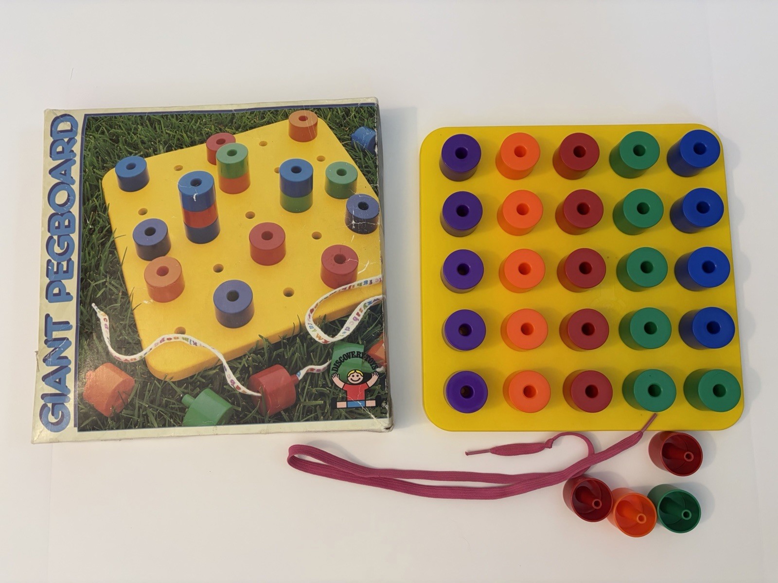 Discovery Toys Giant Pegboard Vintage 1988 Set w/ 25 Pegs, Ages 18M-3Y MPN 165