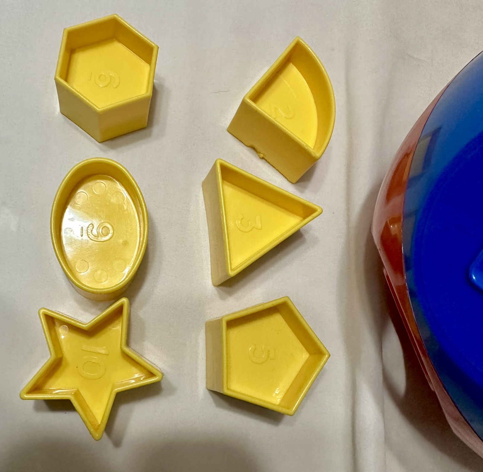 Vintage Tupperware Shape-O-Ball Red Blue. 6 Shapes *incomplete*