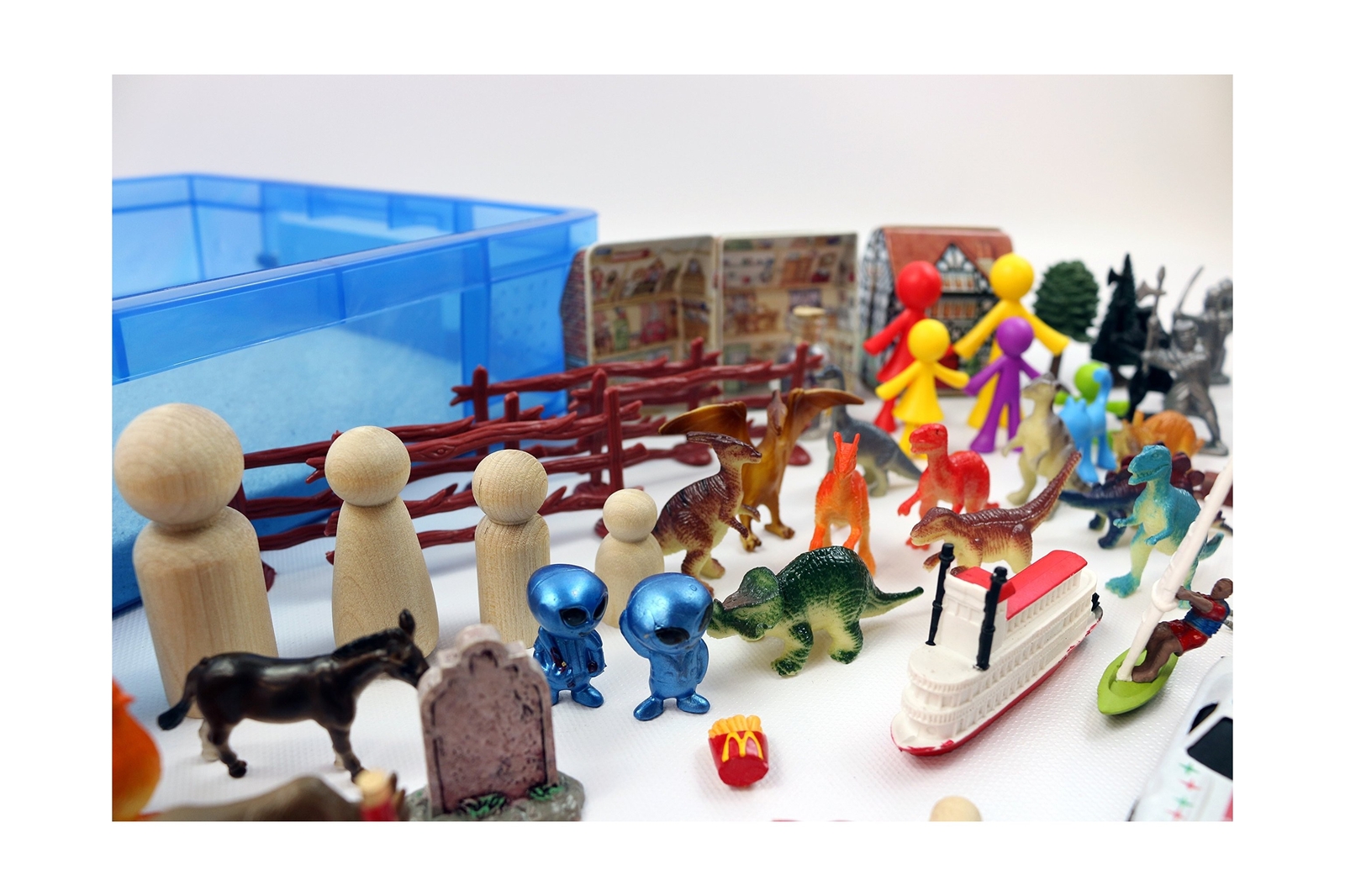 Play Therapy Sand Tray Basic Portable Starter Kit with Tray, Sand, and Miniat…