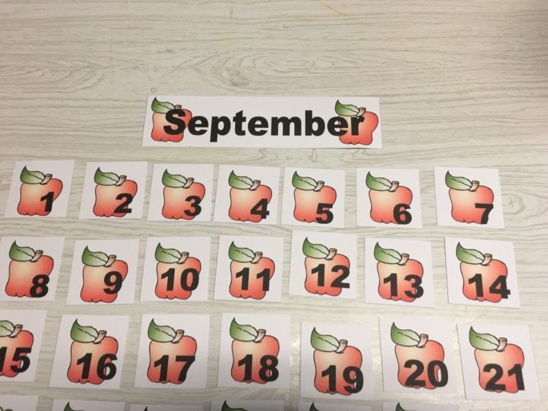 Apple Theme September – 31 Laminated Calendar Squares + Blank Cards