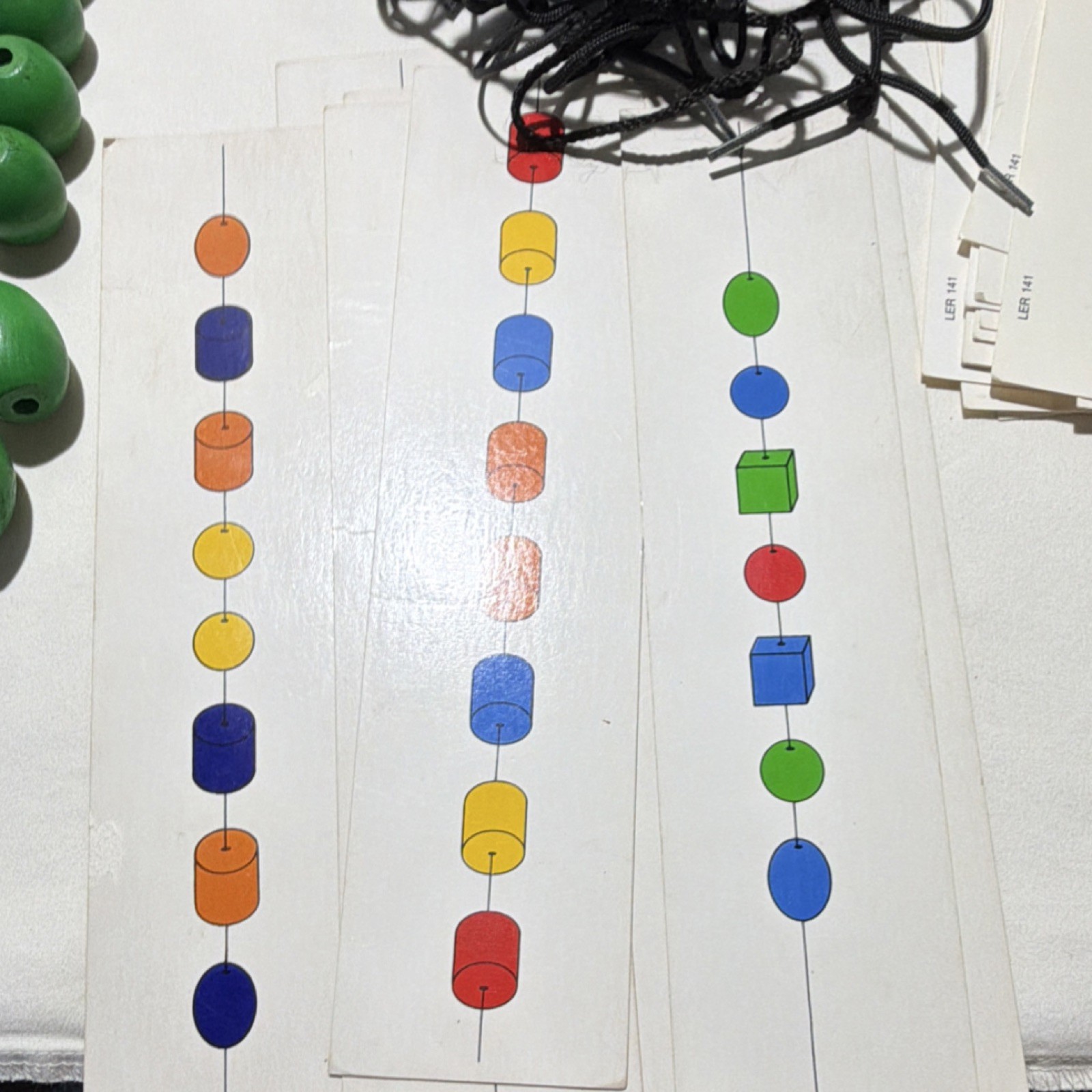 Wooden Colored Beads Educational Toy with Pattern Cards for Kids Vintage 1985