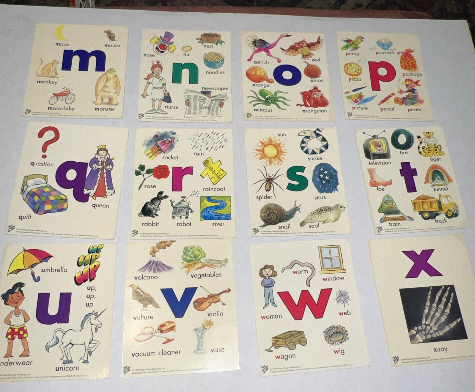 Wright Group McGraw Illustrated Flash Alphabet Cards Classroom/Homeschool