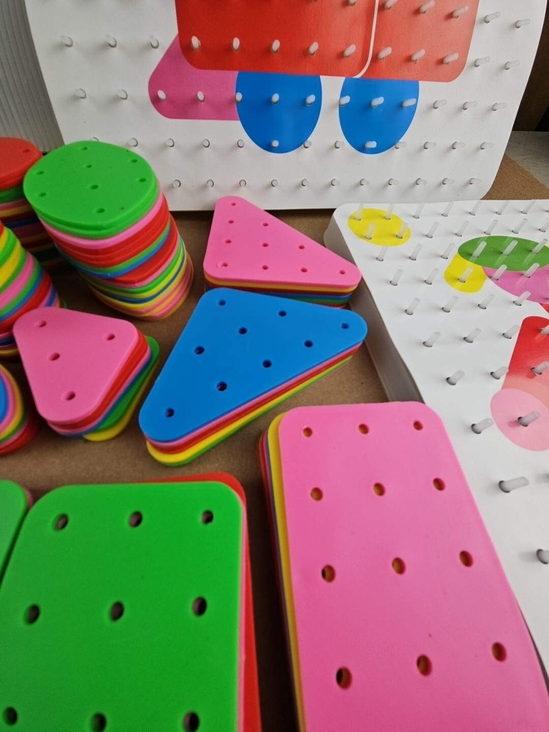 1995 Asco Picasco 4 Educational Game Puzzle Peg Board Toy France Learning Game