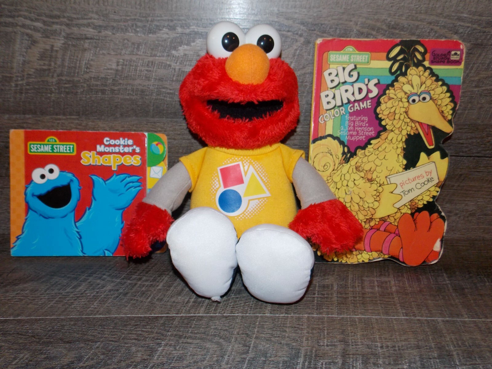 Sesame Street Colors & Shapes Bundle – ELMO Doll Talks Sings + 2 Board Books