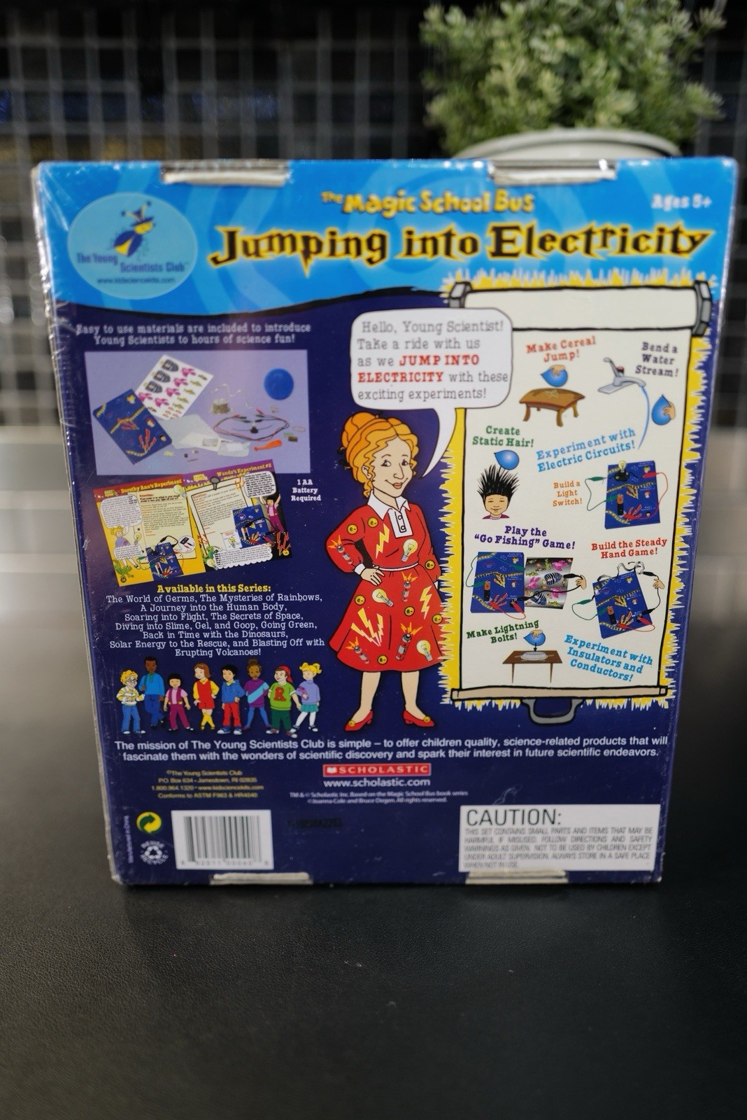 THE MAGIC SCHOOL BUS Jumping Into Electricity Kit Age 5 Up (NEW) Factory Sealed.