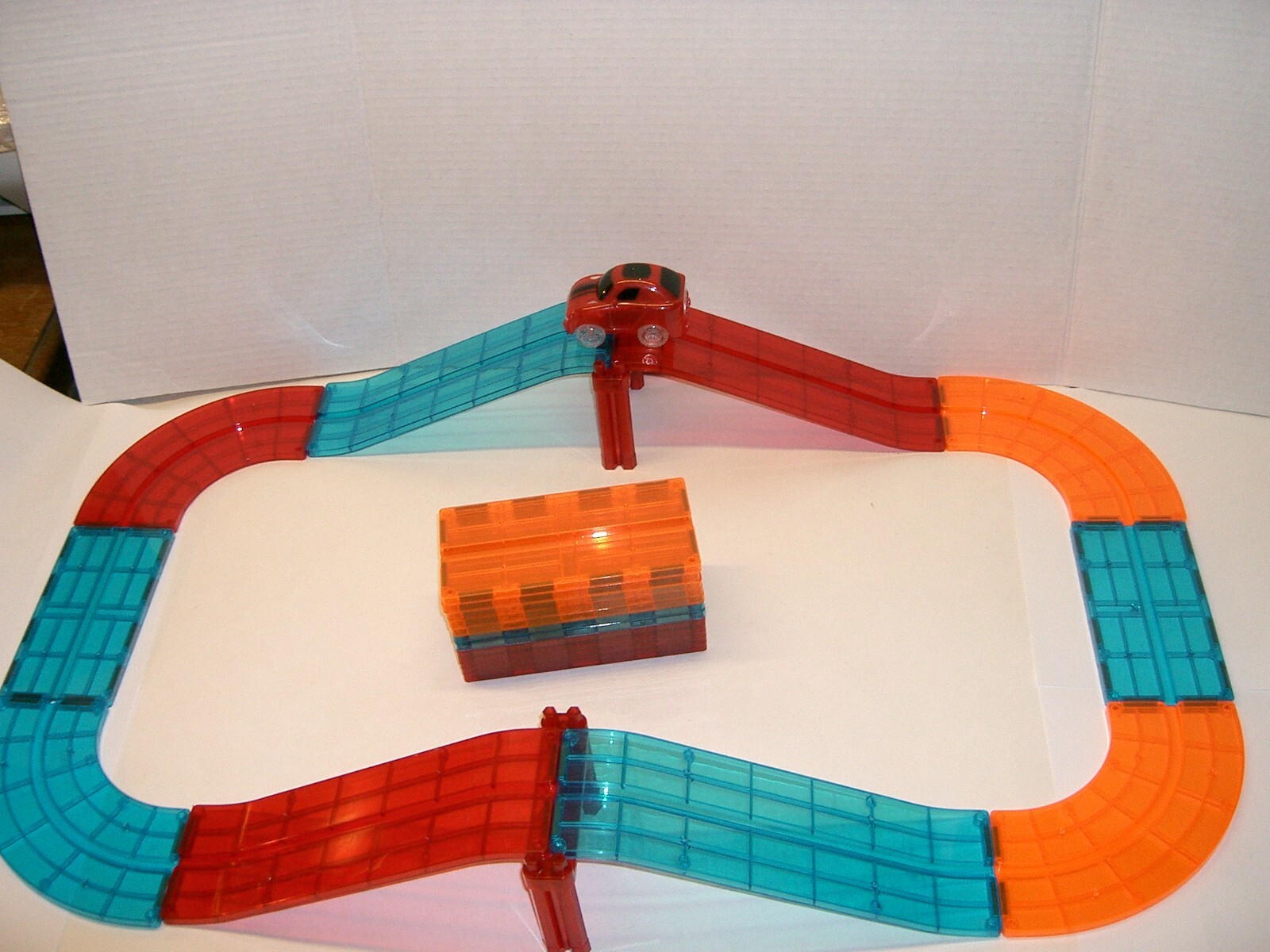 Child’s Simple 65 Inch Long Magnetic Toy Car Track Set 1 car
