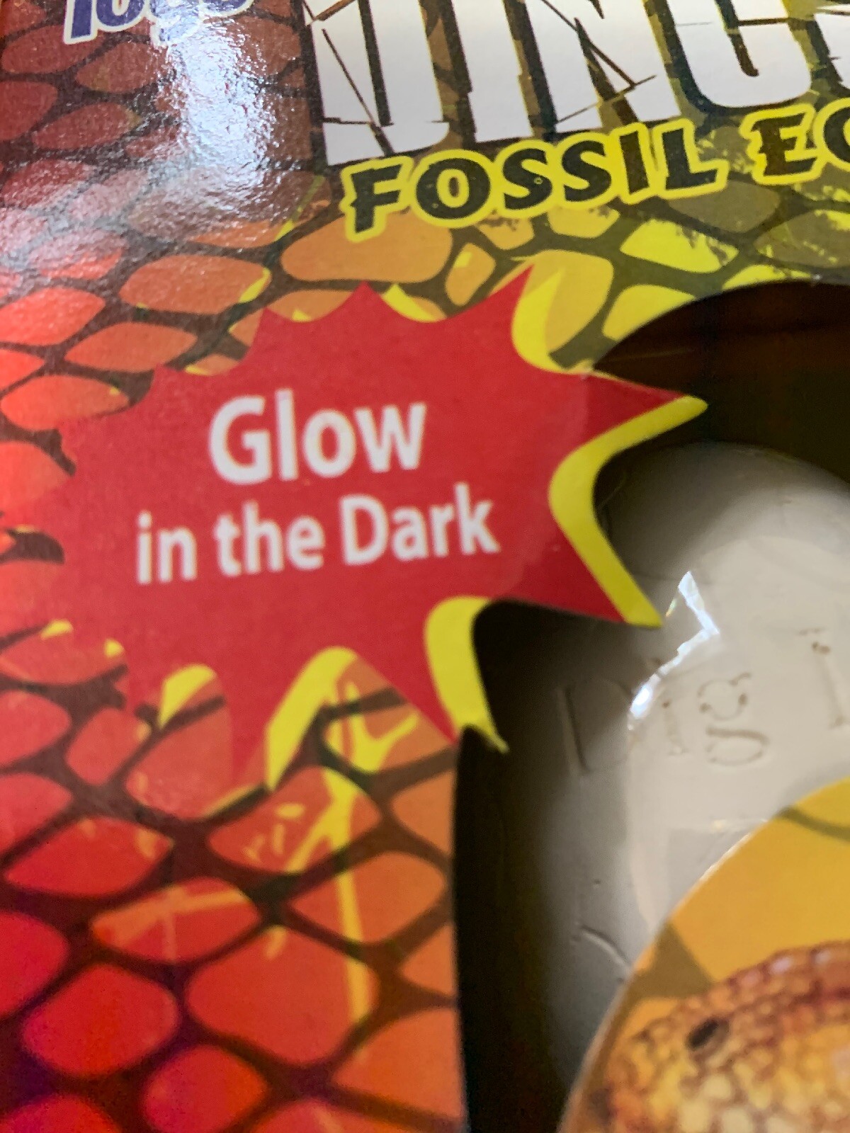 NEW! Dinosaur Egg Fossil Kit Dig Out Excavation/Glows In The Dark! Dig&Find TOY