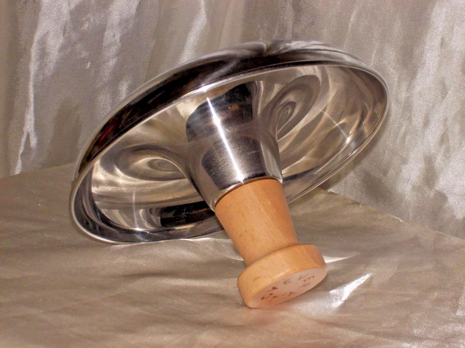 Lovevery Tip & Turn Stainless Steel +Wood Game Toy Eye Coordination Spinning Top