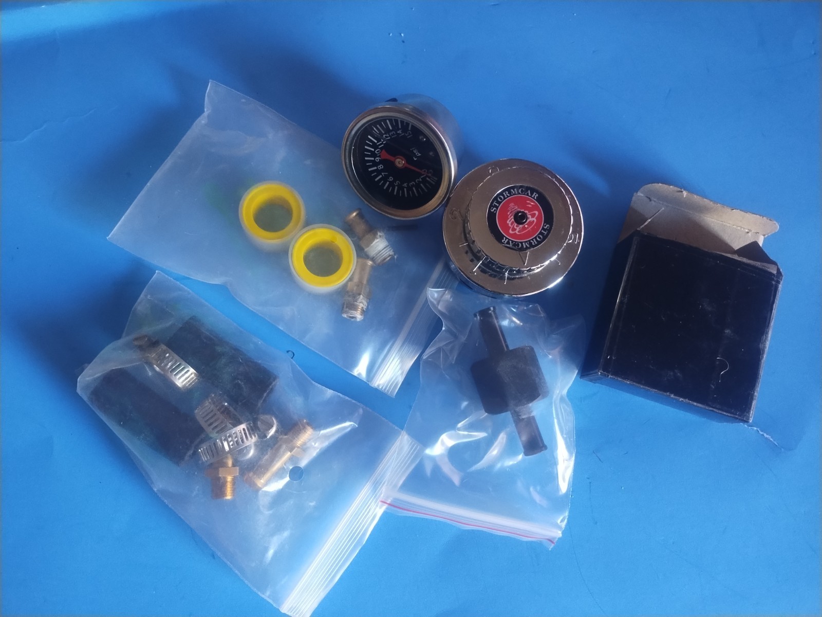 2 New Manual 1-5 PSI Fuel Pressure Regulator Carburetor Carb Fuel Pump Kit