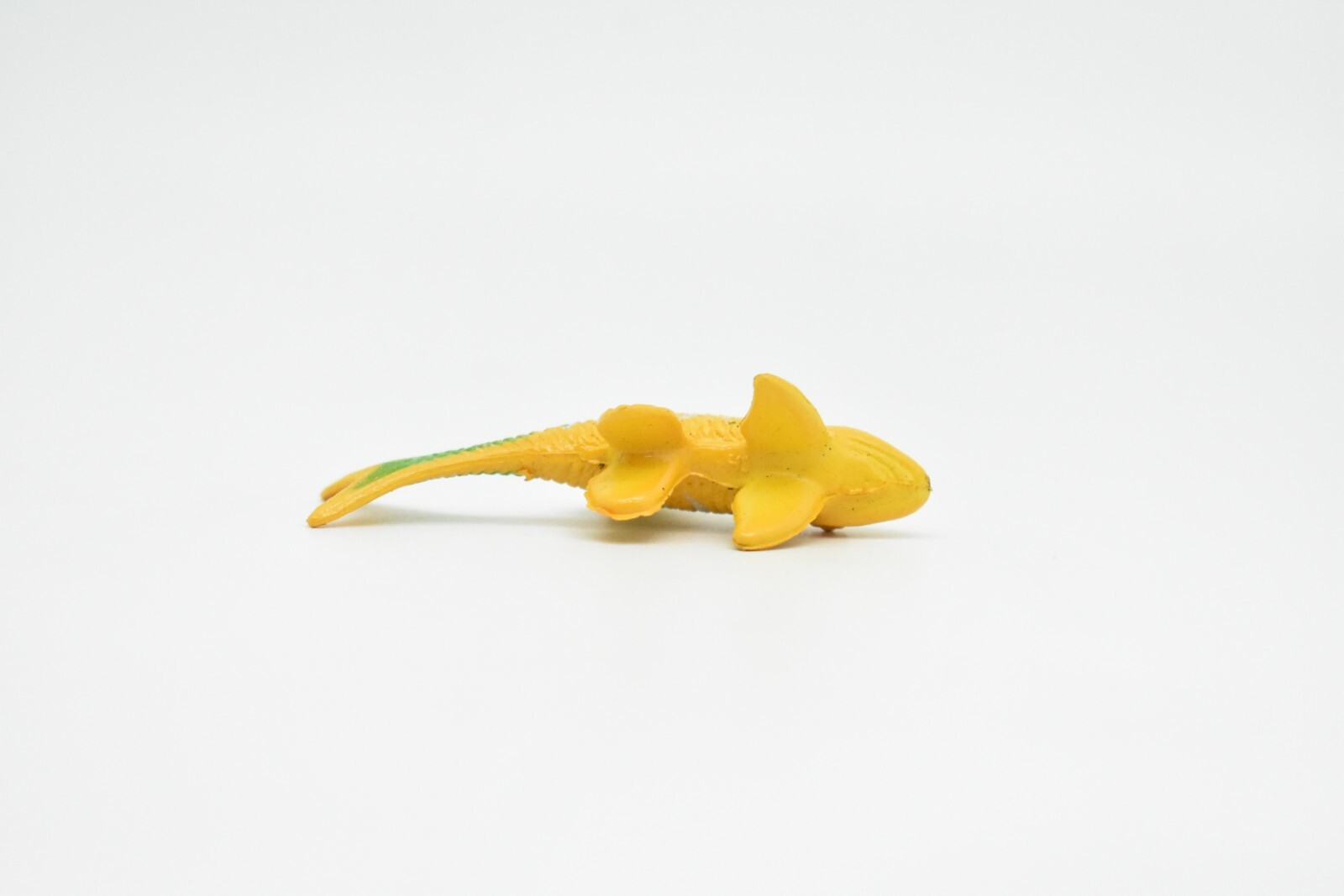 Fish, Coral, Realistic Plastic Yellow Tropical Fish Model, CWG135 BB28 2 1/2″