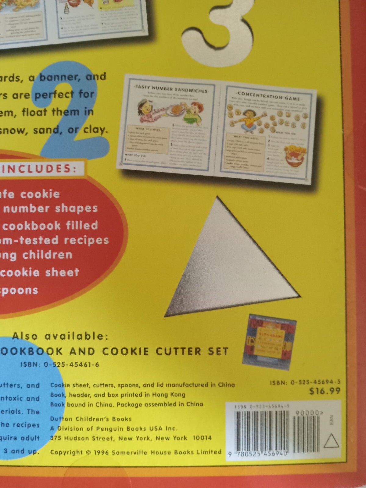 Cookie Count Bake: A Cookbook and Cutter Set – Paperback – GOOD
