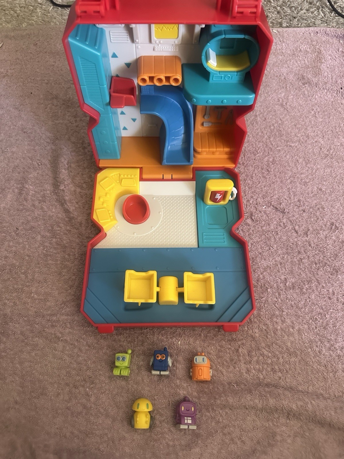 Lakeshore Learn & Play Carry Around Animal Town & Robot Play & Store Lot 11 Figs
