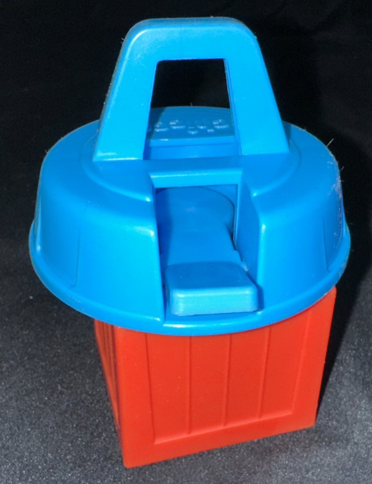 RARE VINTAGE CHICCO CONSTRUCTION CO.- A PRE-SCHOOL TOY-PREOWNED(READ DESC)