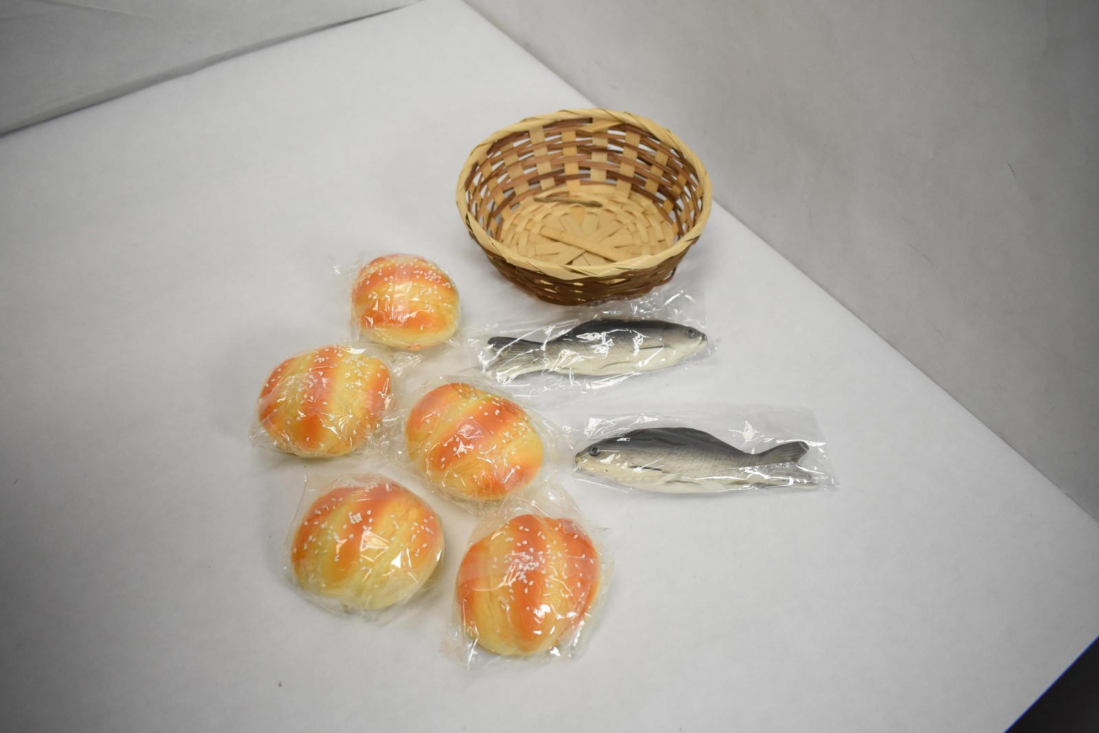 Shappy 8 Piece Jesus Miracle Loaves and Fishes Basket Set Religious Learning