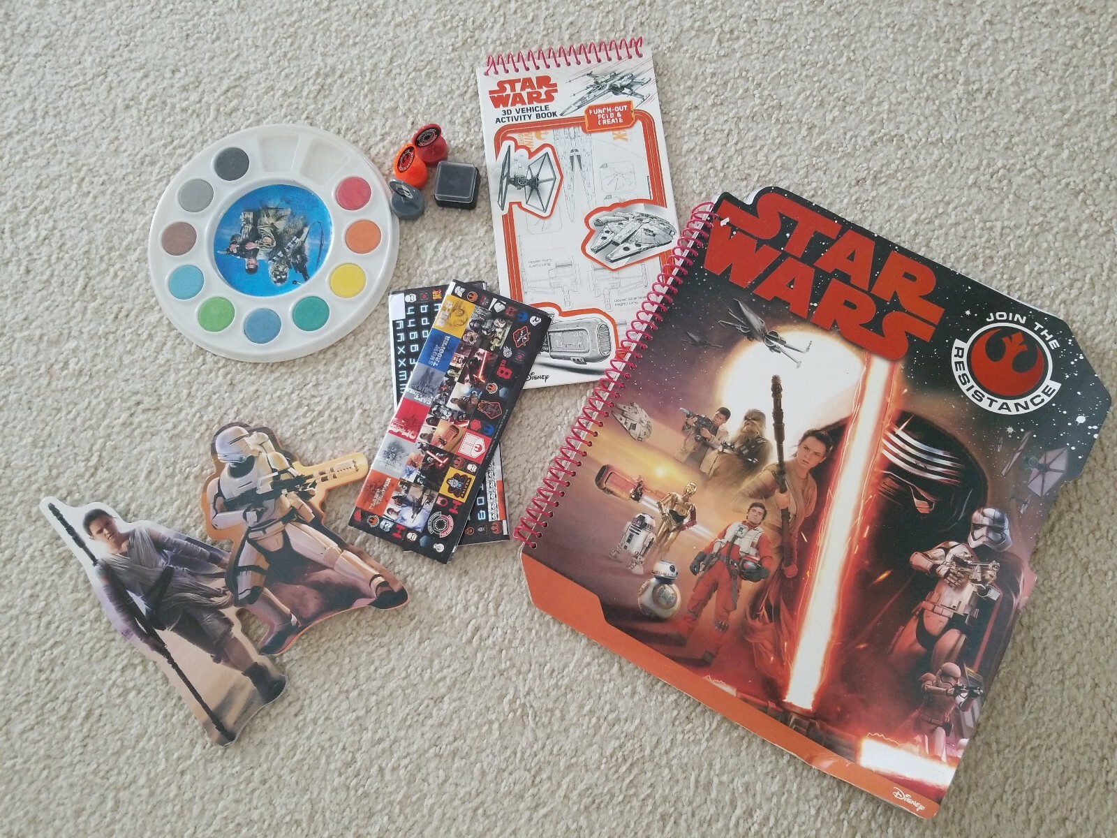 INCOMPLETE Star Wars Activity Set -coloring book, puch out paper model, stamps