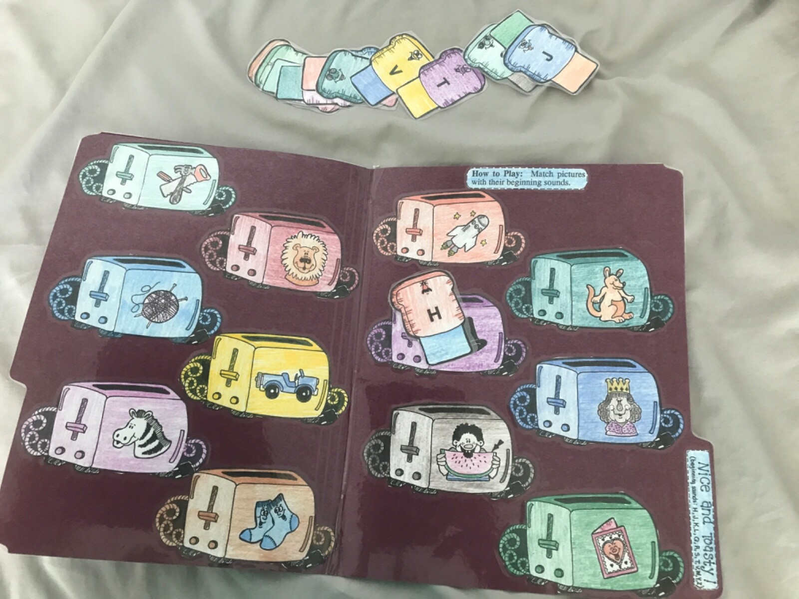Nice and Toasty! Beginning Sounds PreK File folder teacher game resources