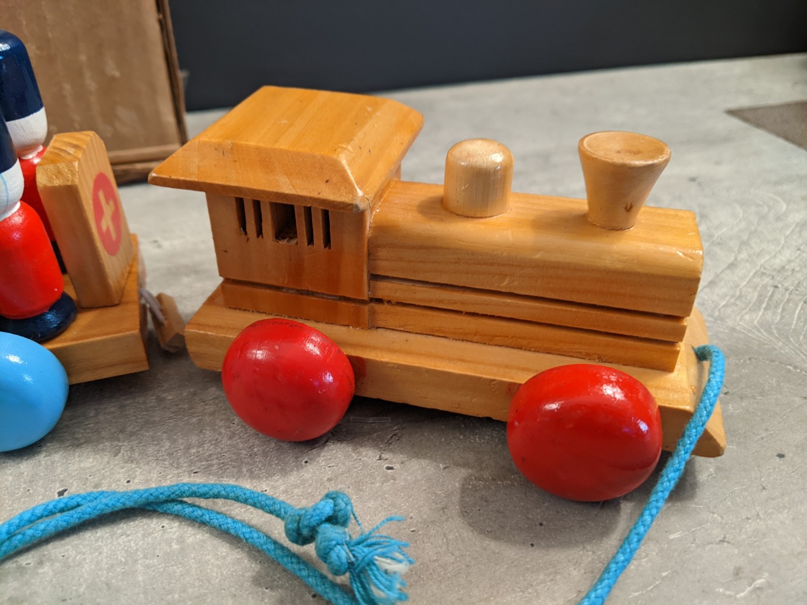 new Chadwick WOODEN TOY SOLDIERS W/ TRAIN Wooden Pull Toy Counting Educational