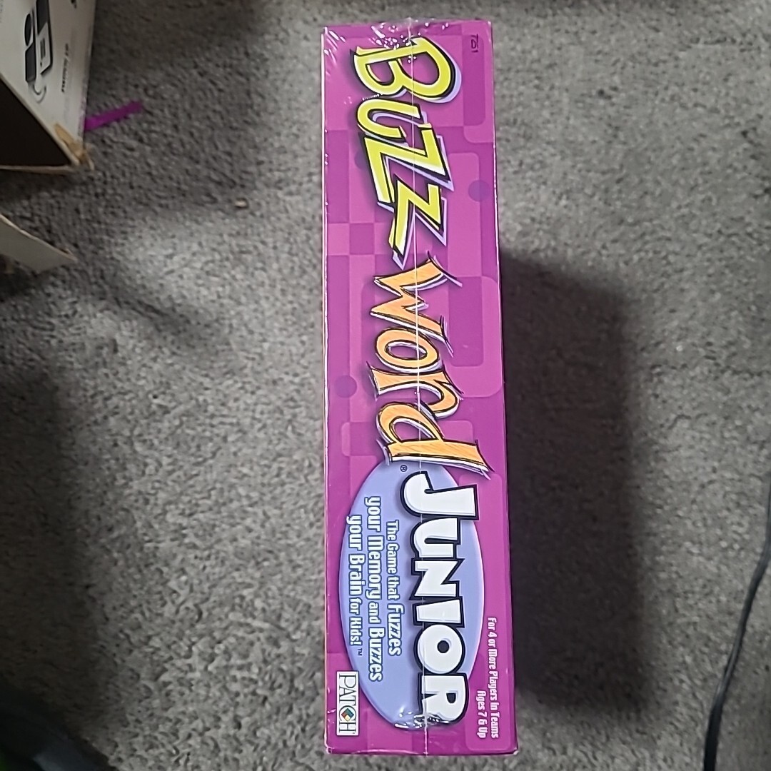 Buzz Word Junior Board Family Fun Game Memory. NEW SEALED