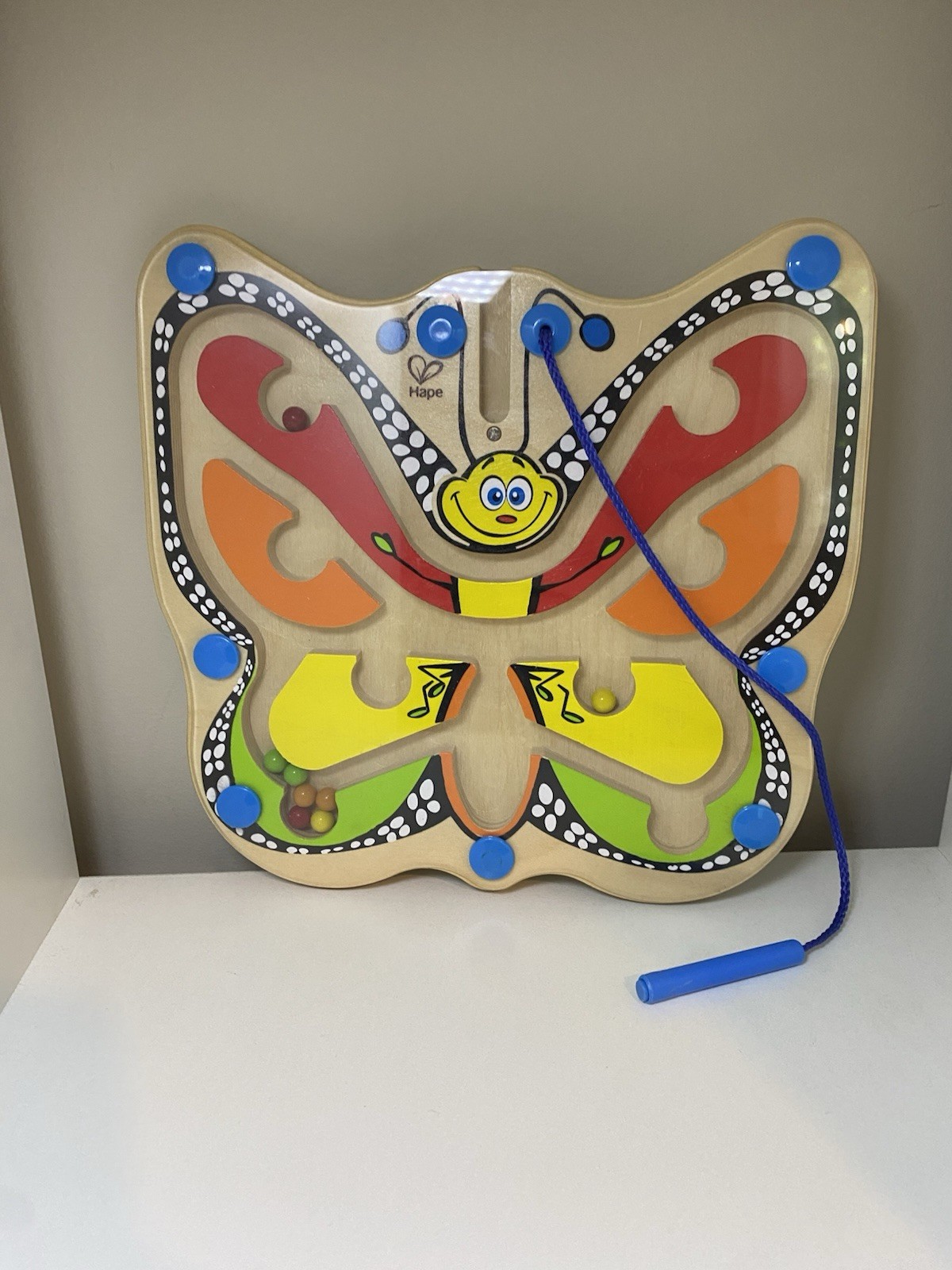 Hape – Color Flutter Butterfly Magnetic Wooden Maze Puzzle