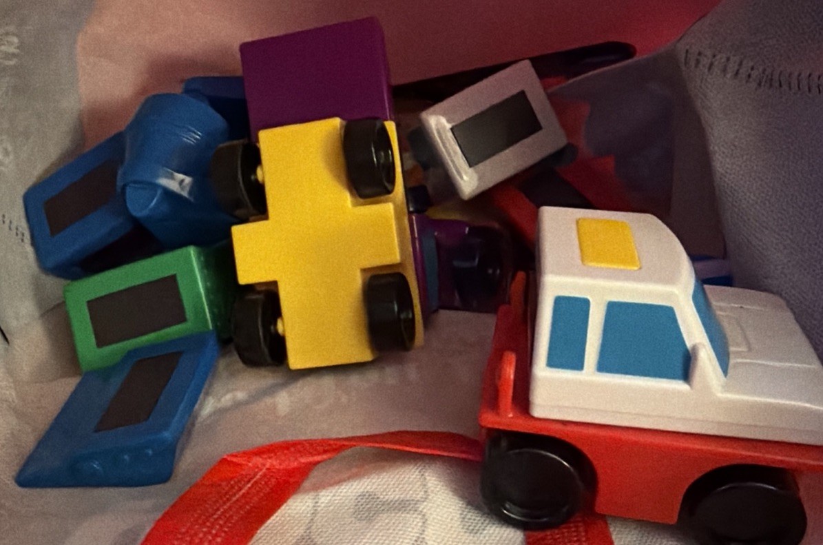 Lakeshore Educational Build & Play Magnetic Vehicles 20 pc set
