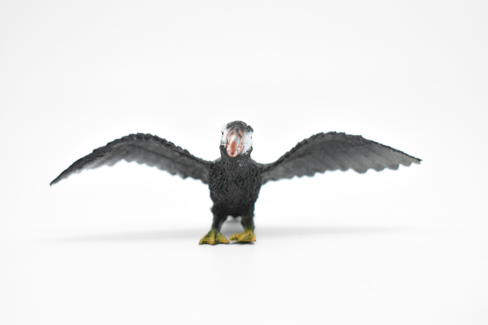 Puffin, Flying, Very Nice Rubber Model, Hand Painted Toy 3 1/2″ F621 B132
