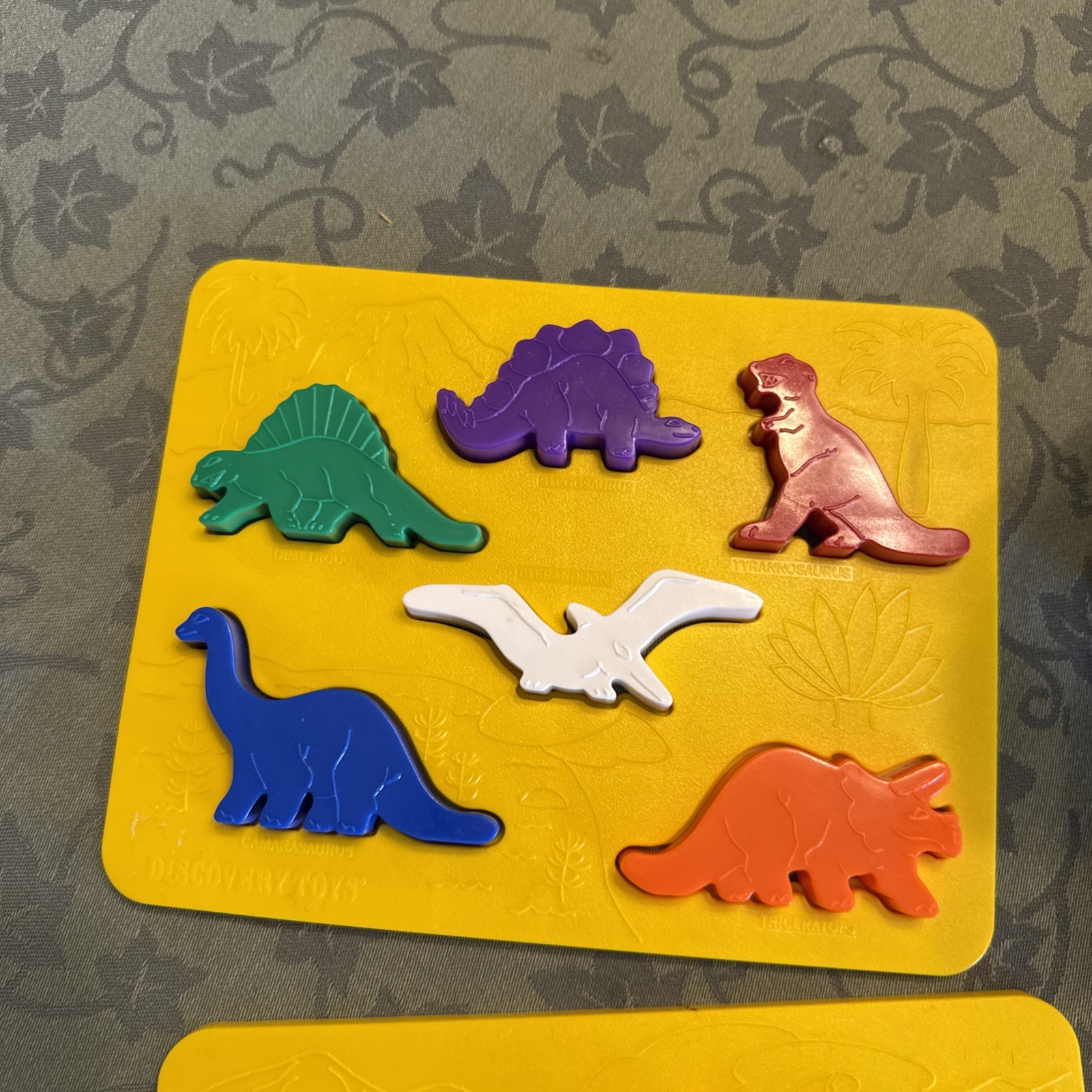VGT Discovery Toys Place Trace Puzzle USA 18mo+ Animals Vehicle Playdough Cutter