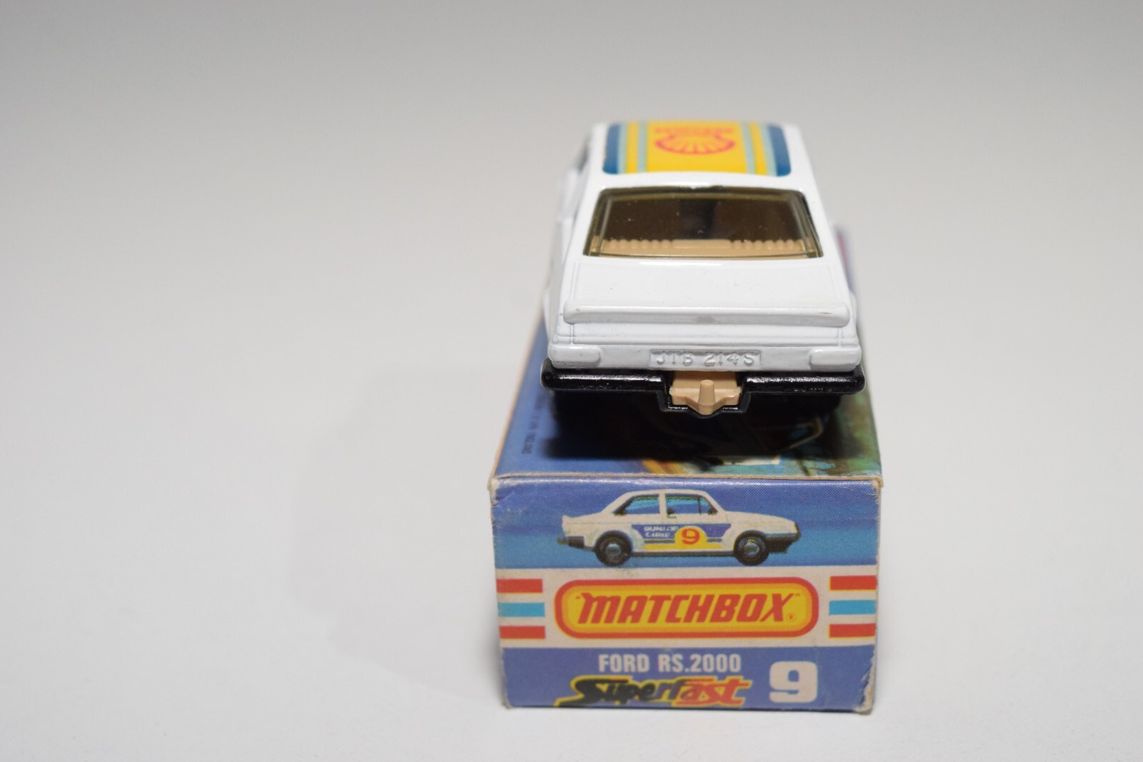 A94 1:64 3 INCH MATCHBOX SUPERFAST 9 FORD RS.2000 RS2000 RALLY WHITE MIB