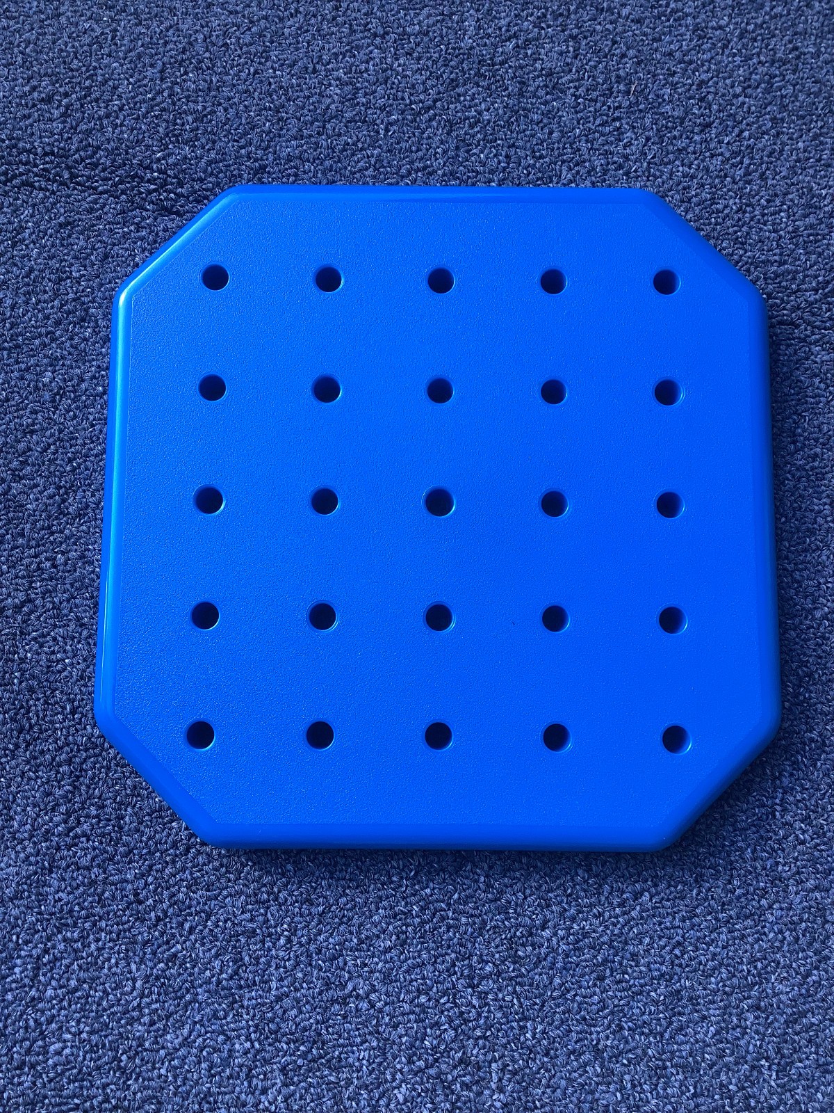 NEW! Avon Fun Beginnings Bright Shapes Pegboard #2 Sort by color & shape