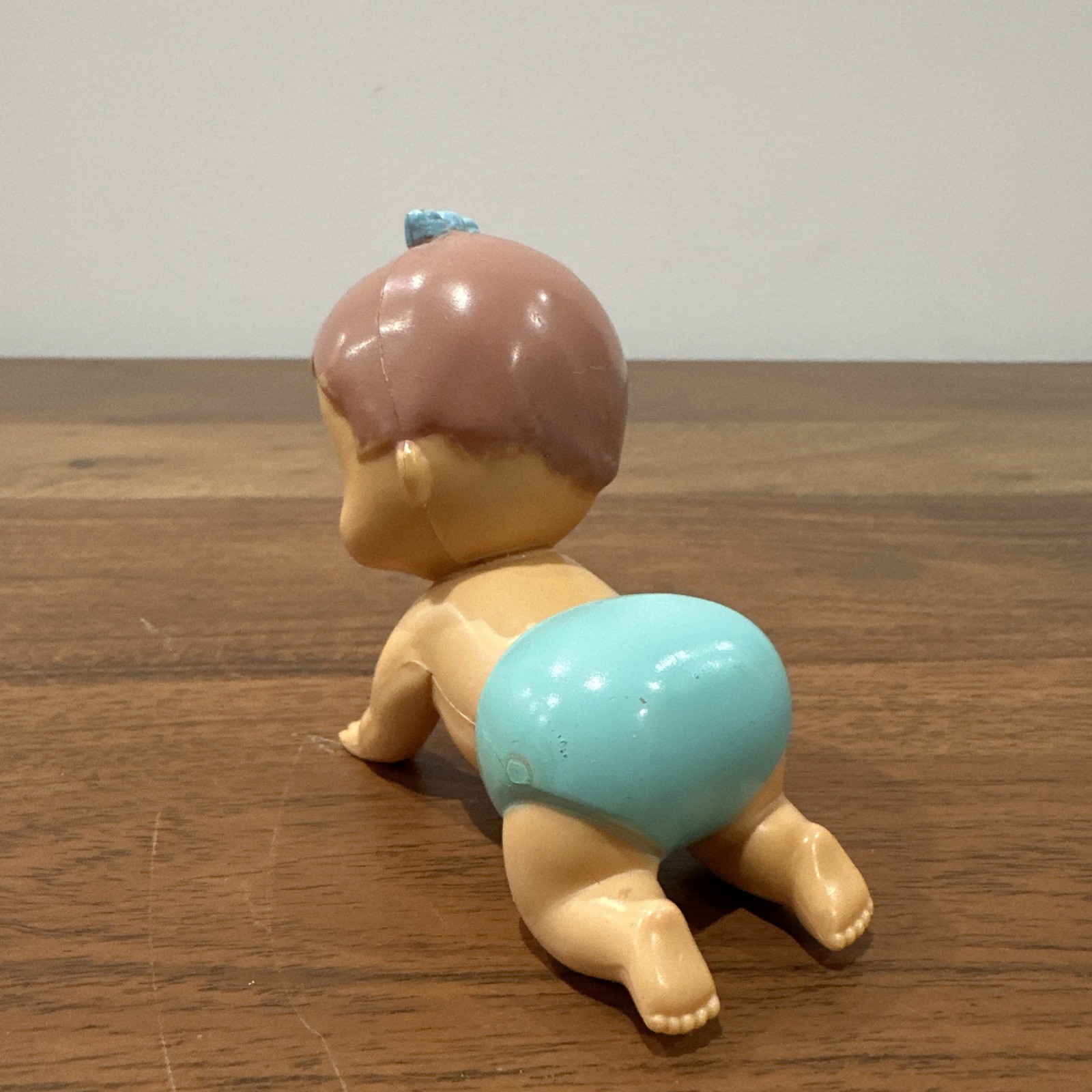 Vintage Tomy 1977 Wind Up Toy Crawling Baby Girl Blue Diaper & Hairbow ~ Tested