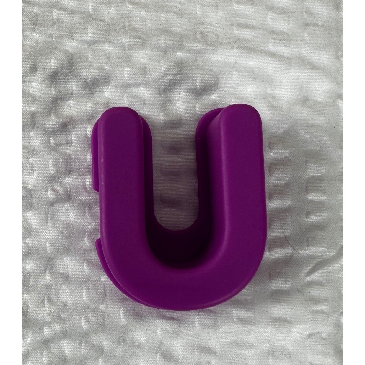 Letter “U” for Elmo On The Go learning game.