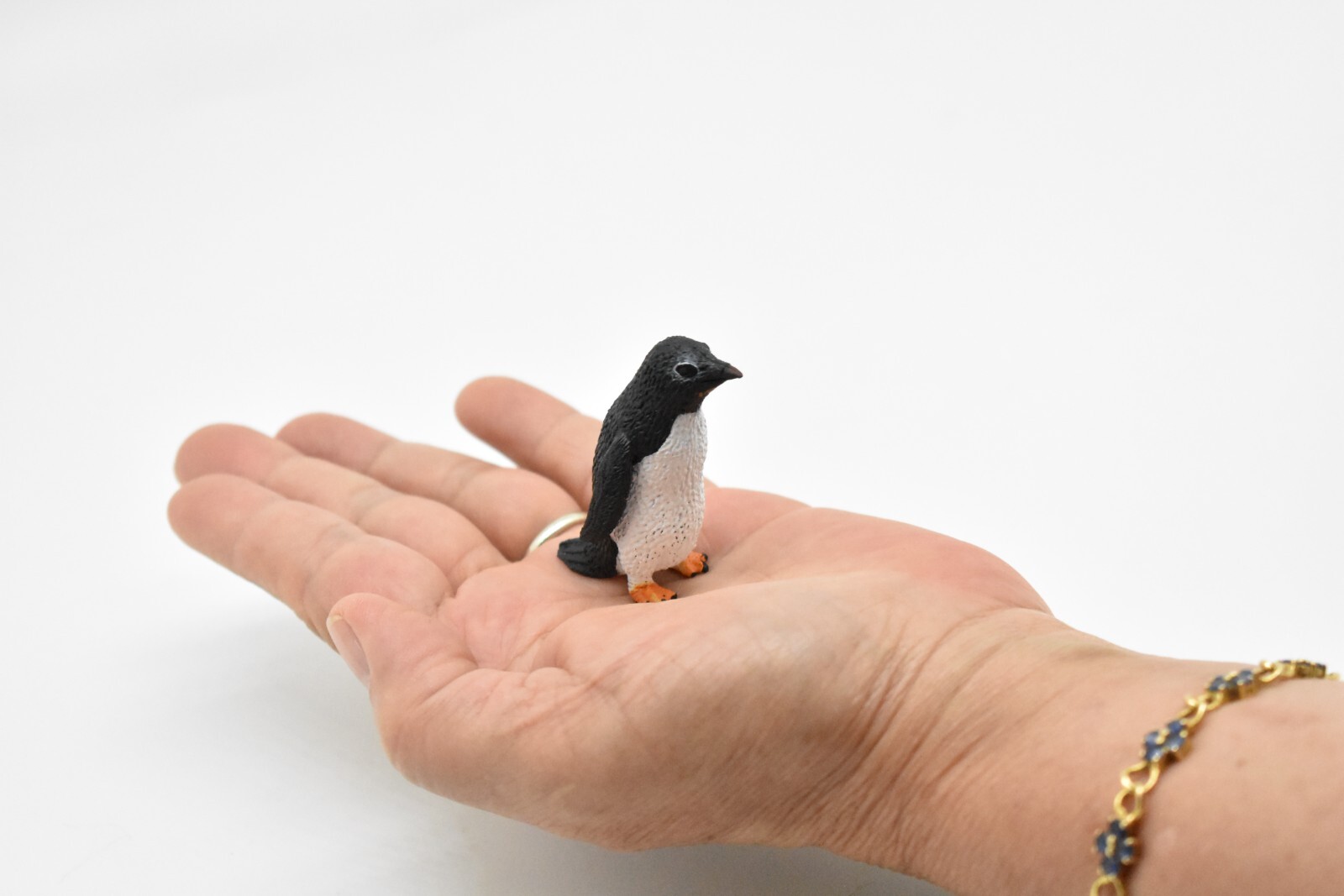 Penguin, Adelie, Very Nice Rubber Model, Hand Painted Toy 2″ F1107 B203
