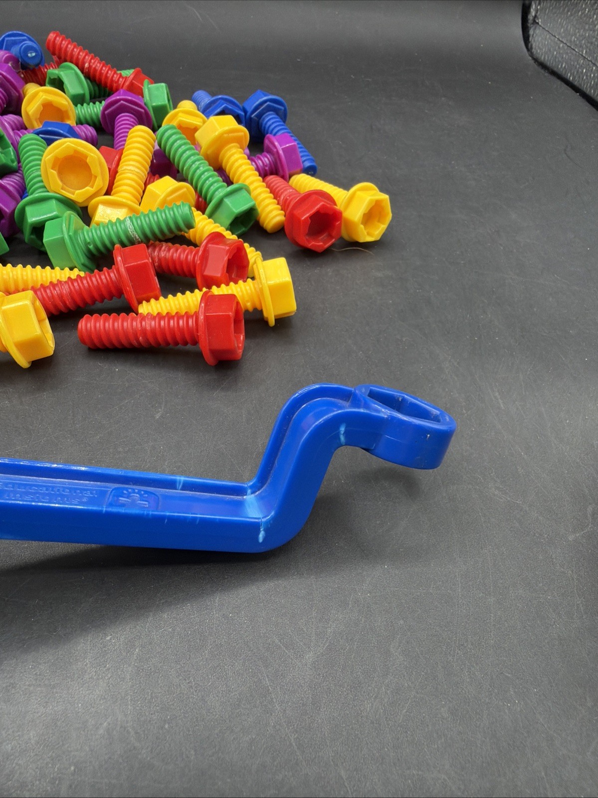 Educational Insights Design & Drill Activity Center 52 Screws & Wrench