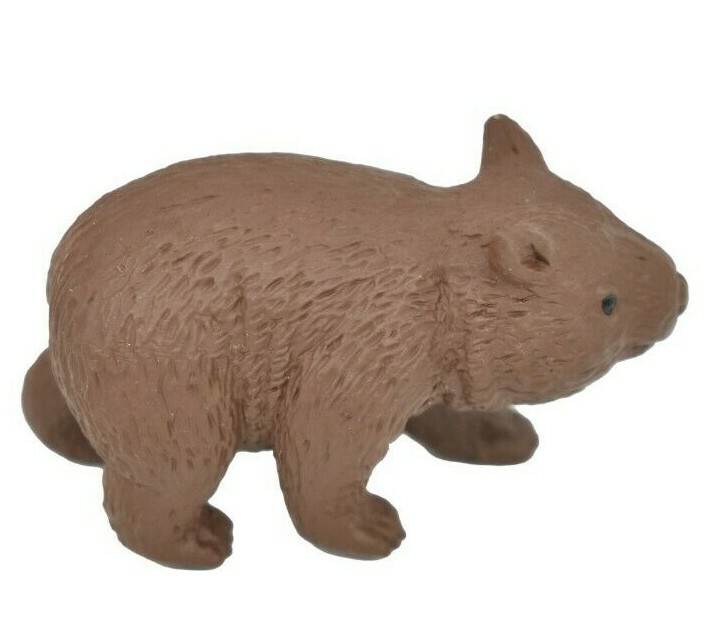 Wombat, Plastic Replica 1 3/4-inch – F1762 B42