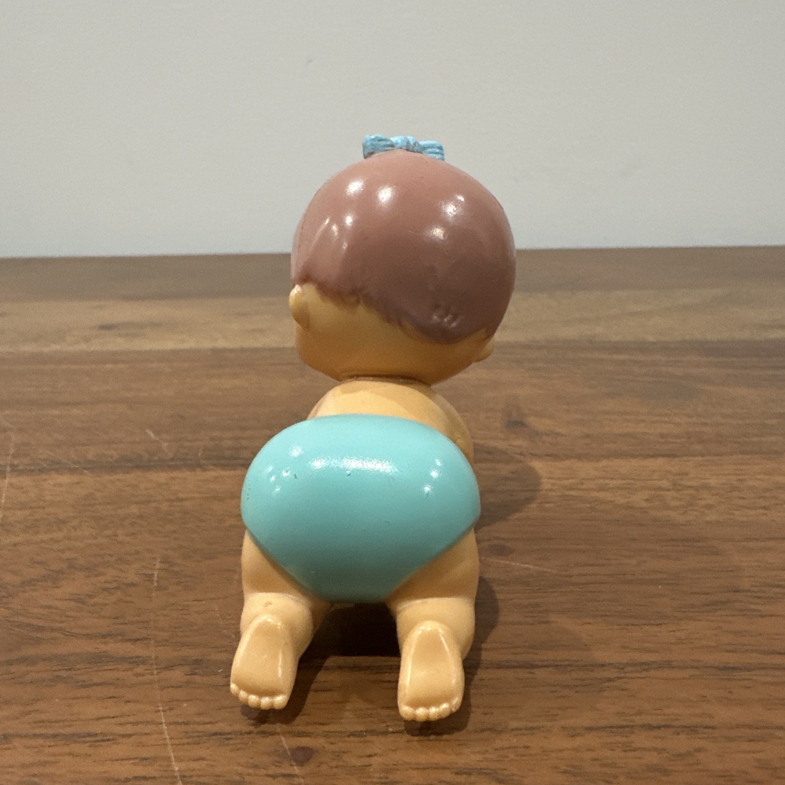 Vintage Tomy 1977 Wind Up Toy Crawling Baby Girl Blue Diaper & Hairbow ~ Tested