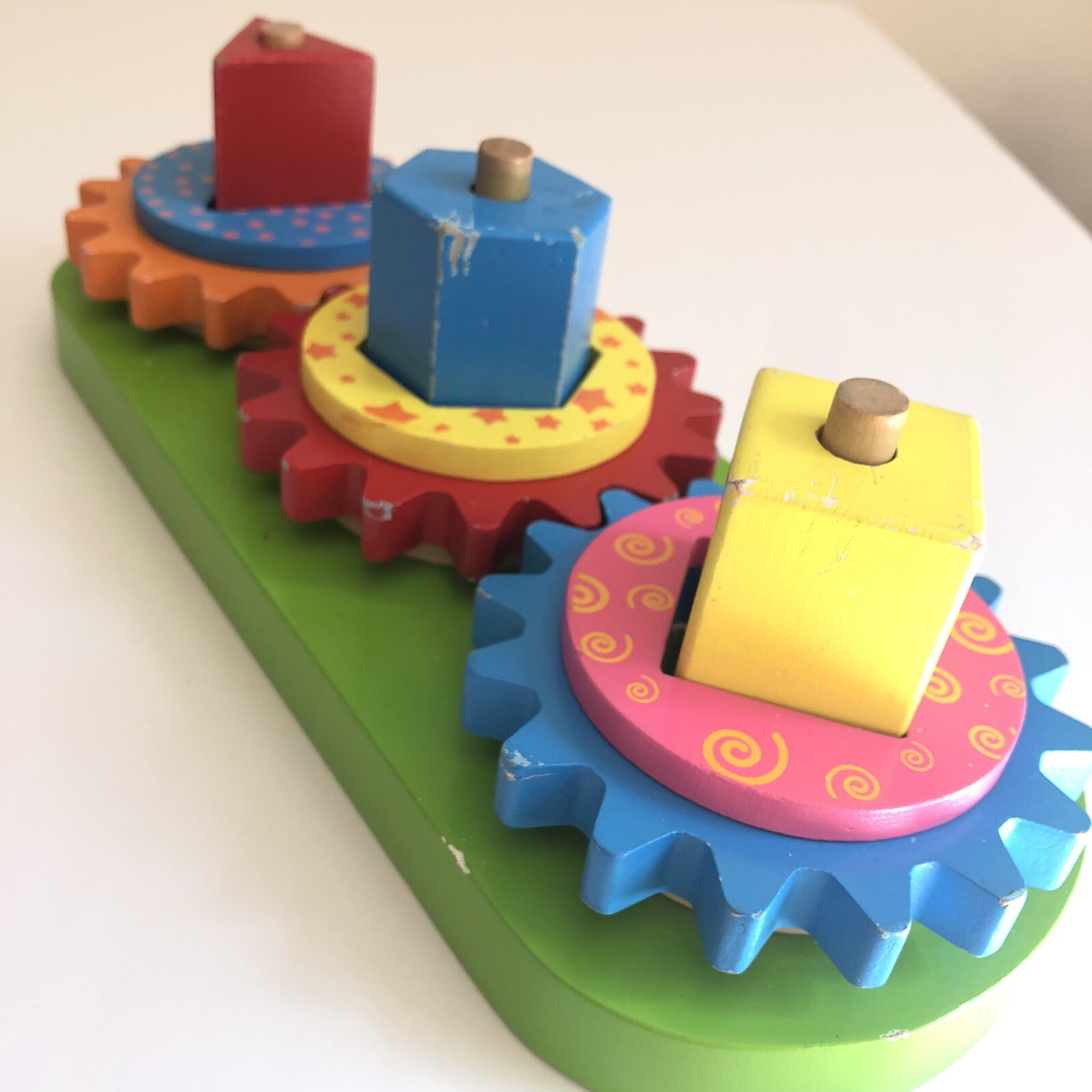 The Original Toy Company Solid Hardwood Geometric Blocks and Gears – 425535
