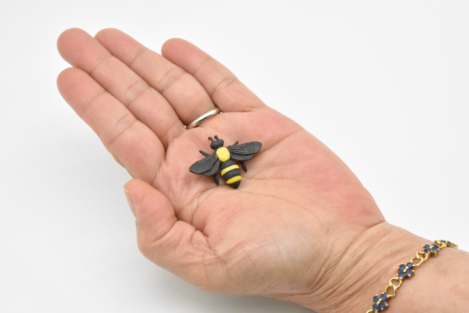 Bumblebee, Flexible, Soft Rubber Toy Bee Model Bug 1″ F3416 B33