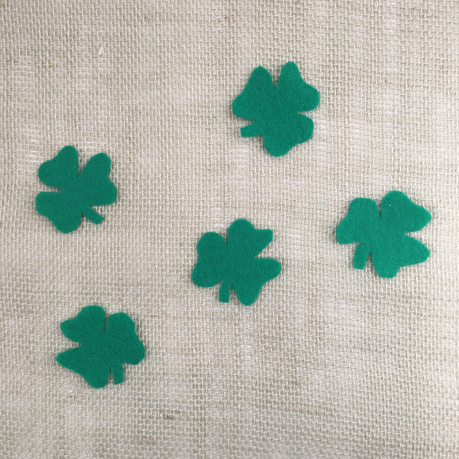 5 Little Shamrocks Felt Set – Celebrate Luck, Nature, and Whimsical Learning!