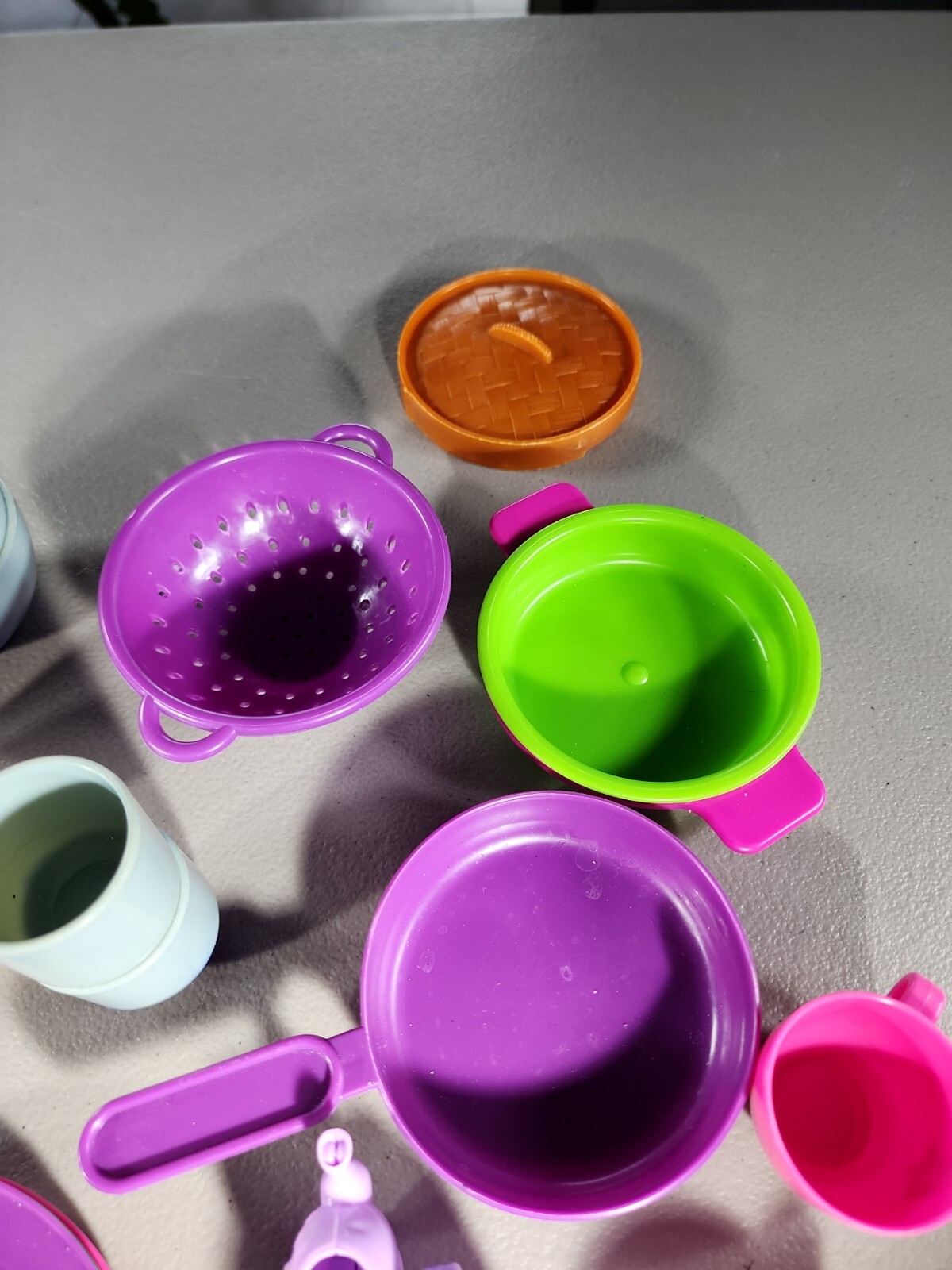 Children’s Kids Play Kitchen Lot 40pc Set, Cups, Utensils, Pans & More