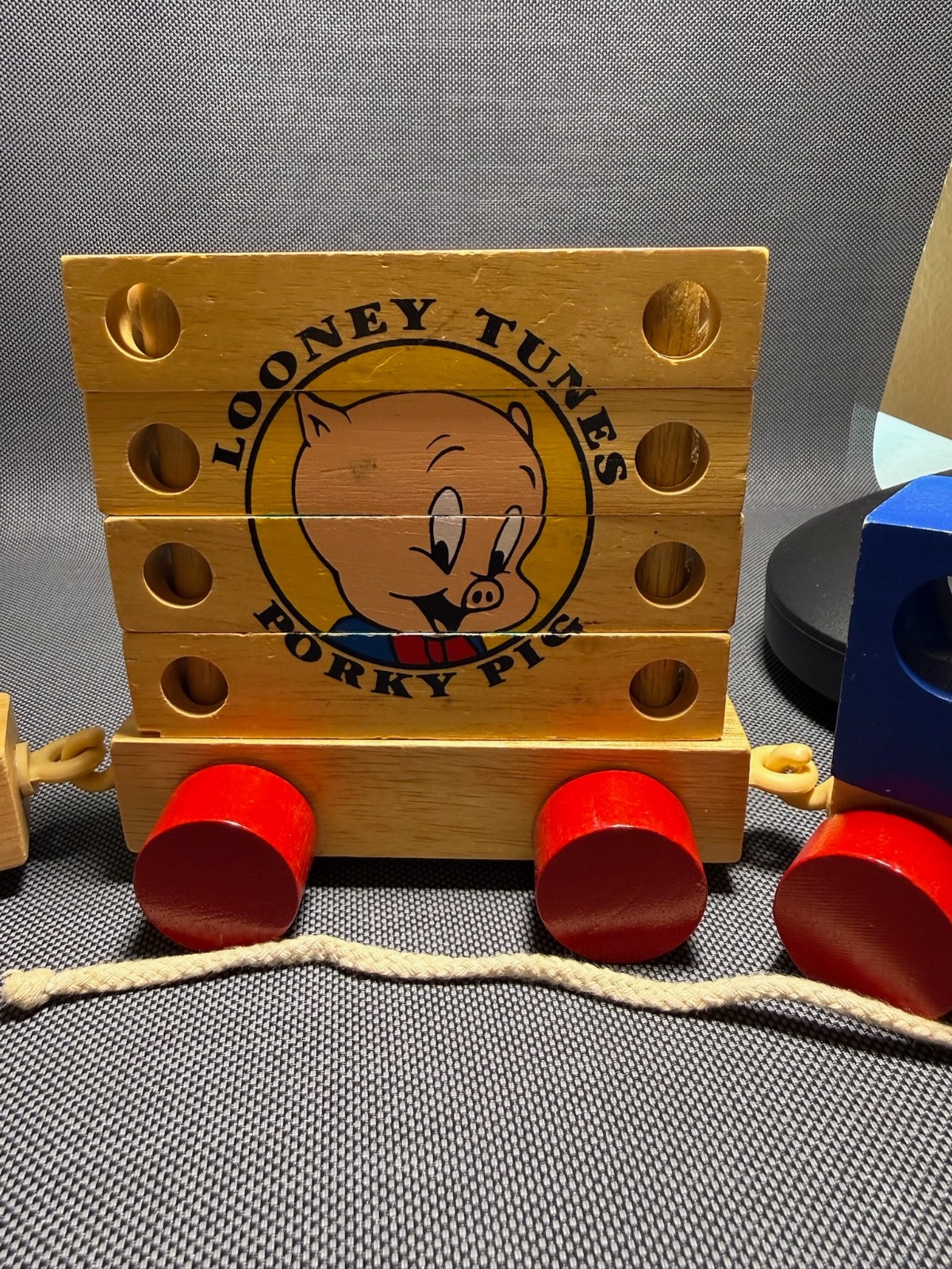 1992 Looney Tunes Wooden Puzzle Pull Toy Train, Engine And Two Rail Cars CLEAN