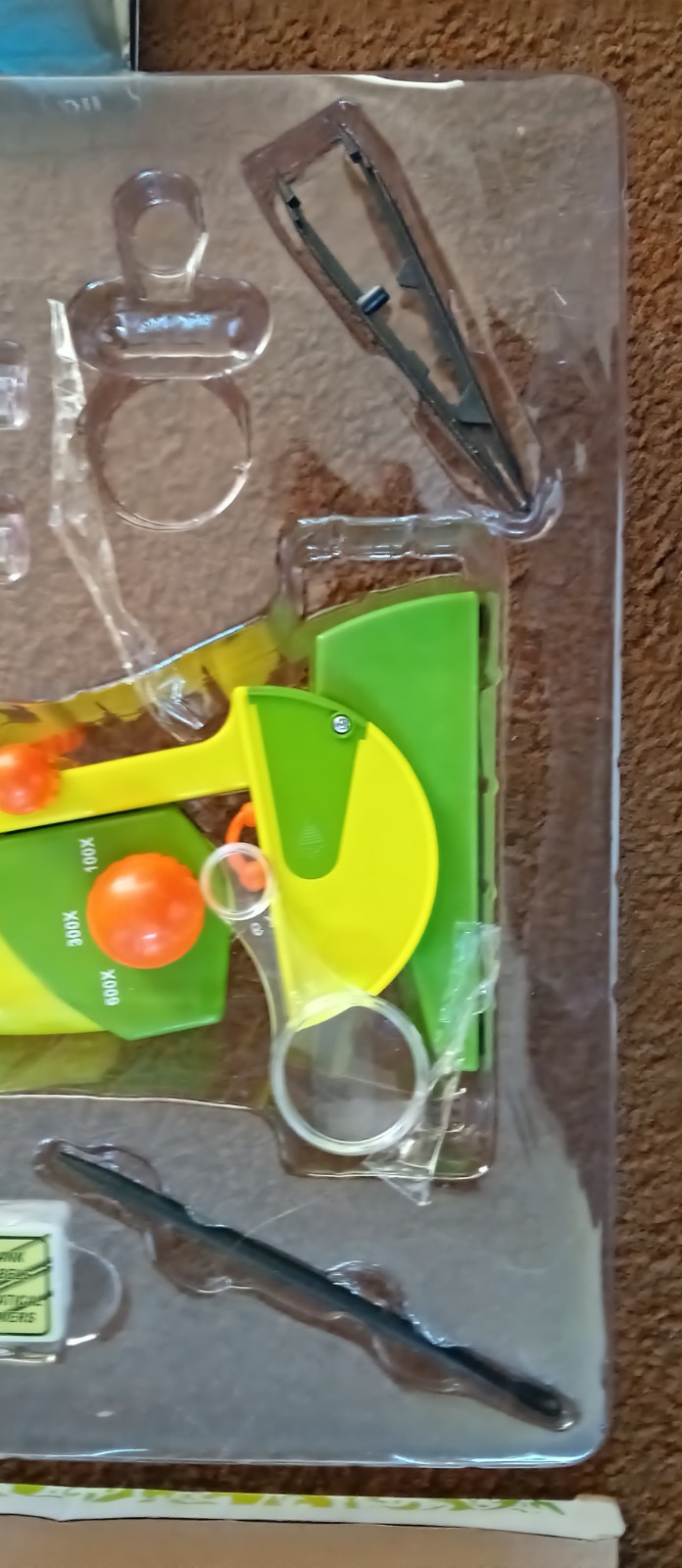 Animal planet microscope