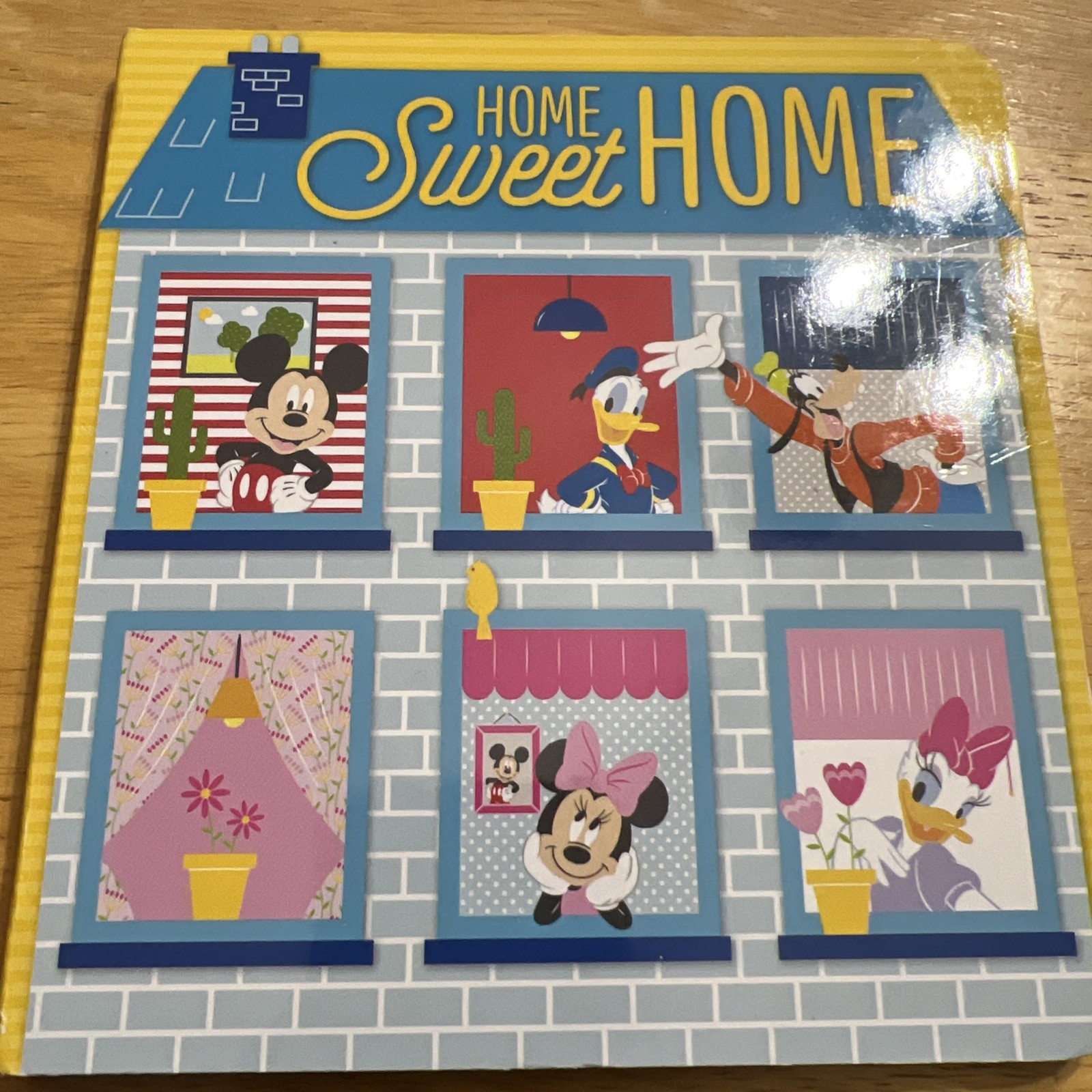 MICKEY & FRIENDS “Busy Beats” Electronic Music Maker and 8 Book Library