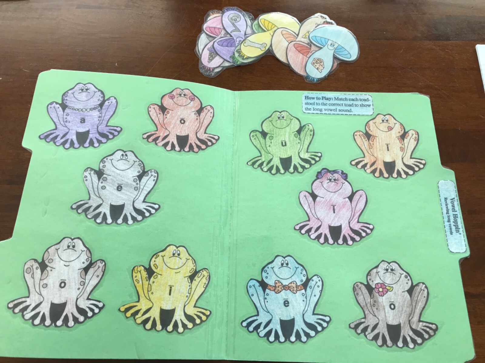 Vowel Hopping! Long vowel sounds Grade K language Art file folder game teacher