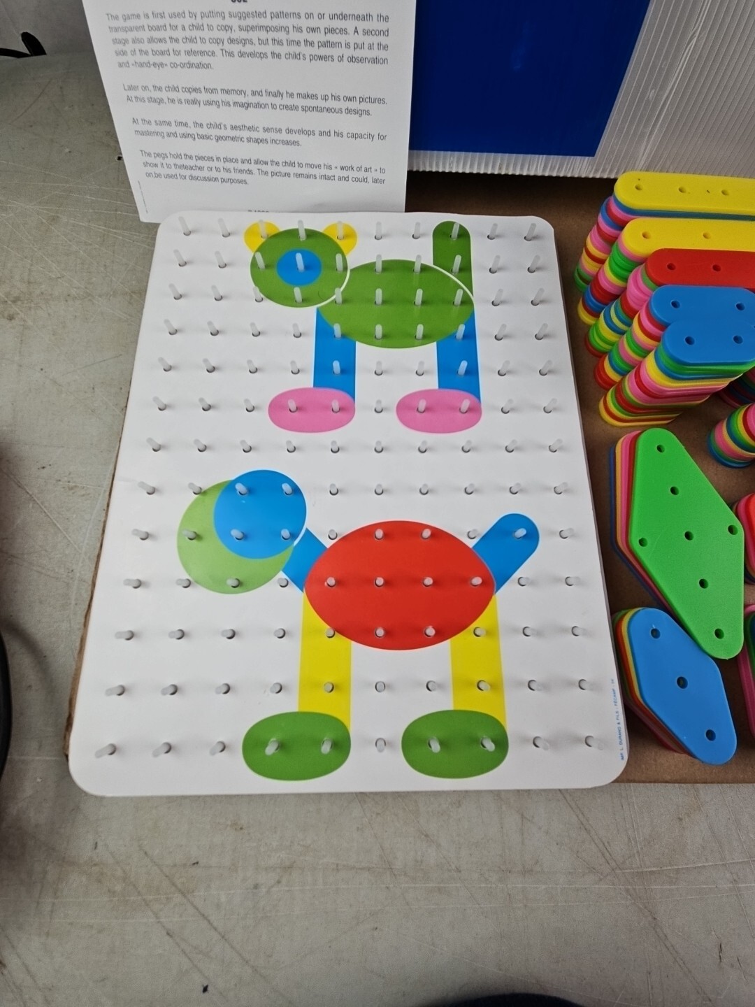 1995 Asco Picasco 4 Educational Game Puzzle Peg Board Toy France Learning Game