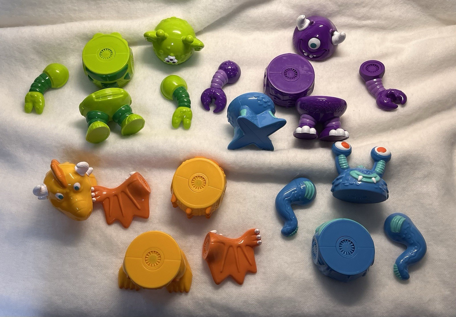 Lakeshore Magnetic Monsters Create & Play 20 Pc Building Set 2022 Complete