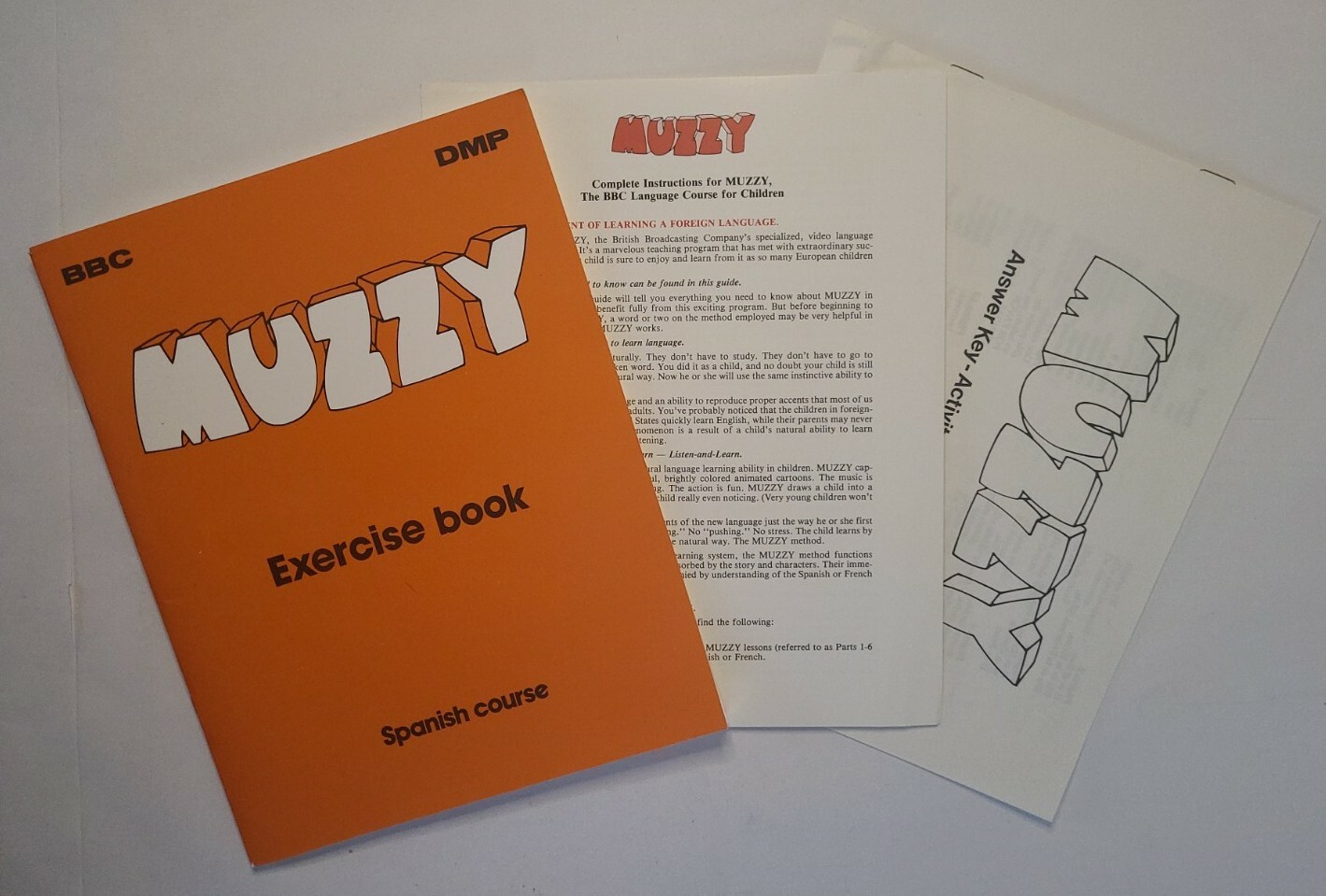 Muzzy BBC VHS and Cassette Spanish Learning Course for Children w Notebook