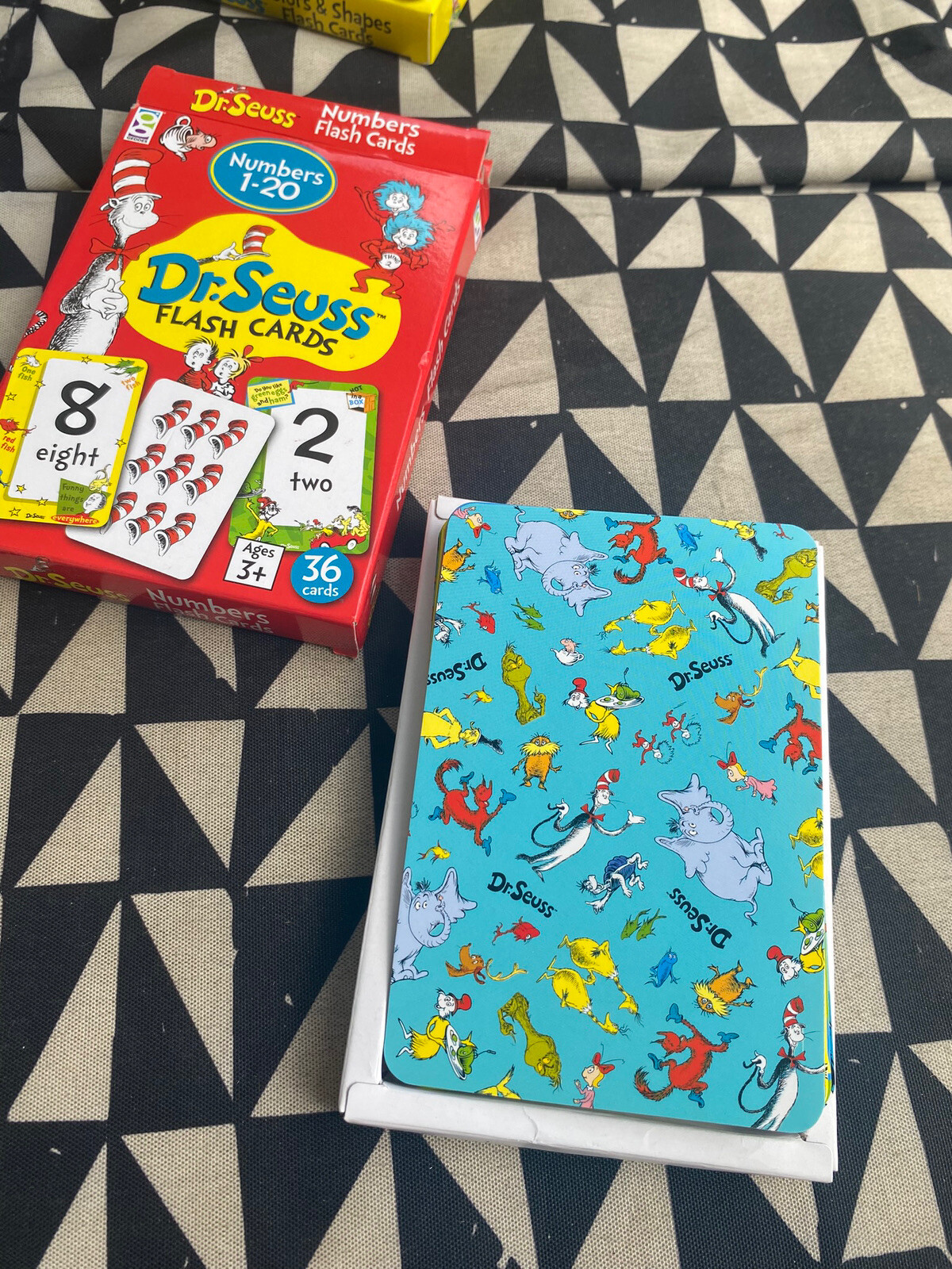 Geddes Dr Seuss Flash Clards Colors and Shapes & Numbers – Lot Of 2